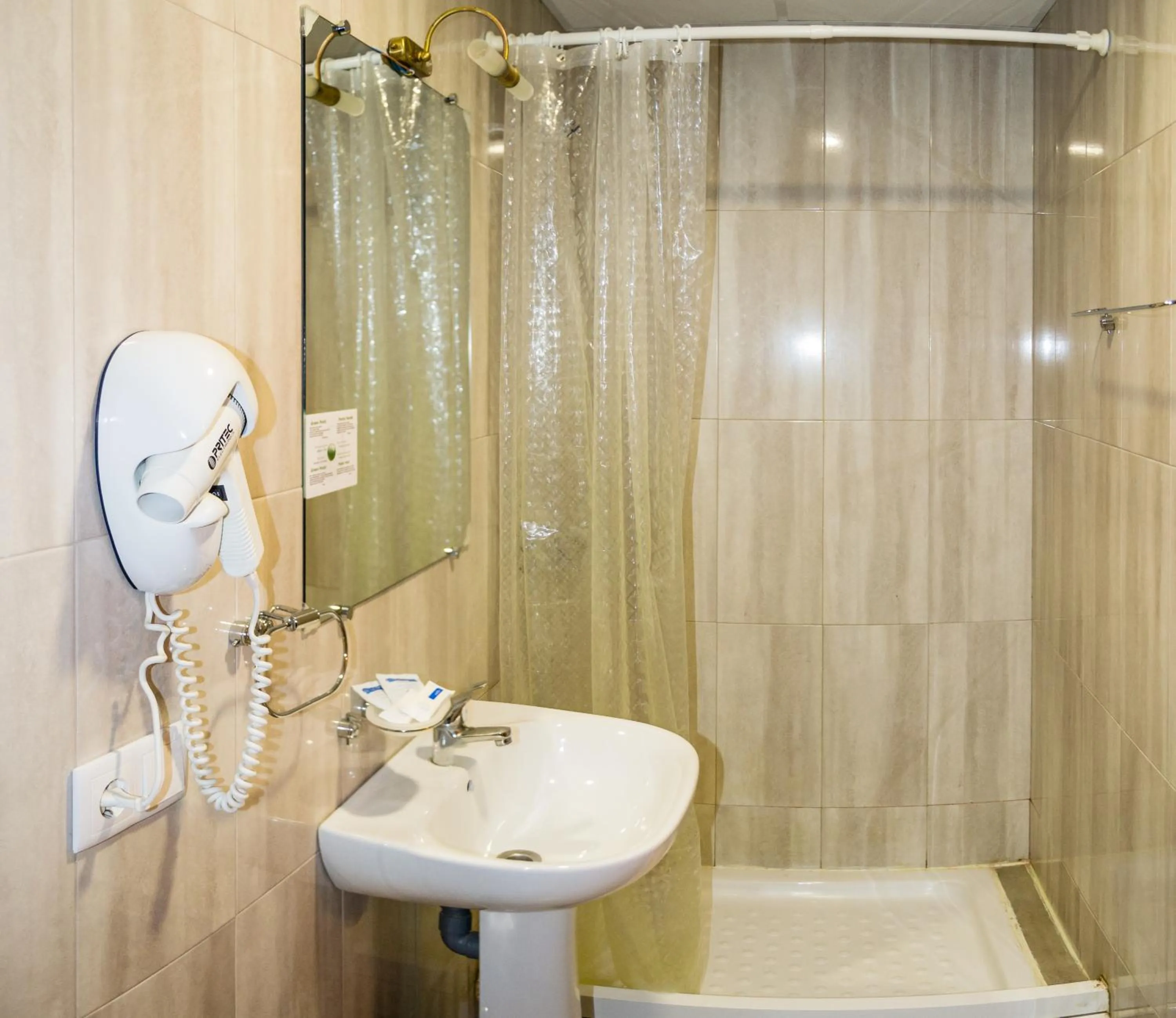 El Roble Hotel Restaurante