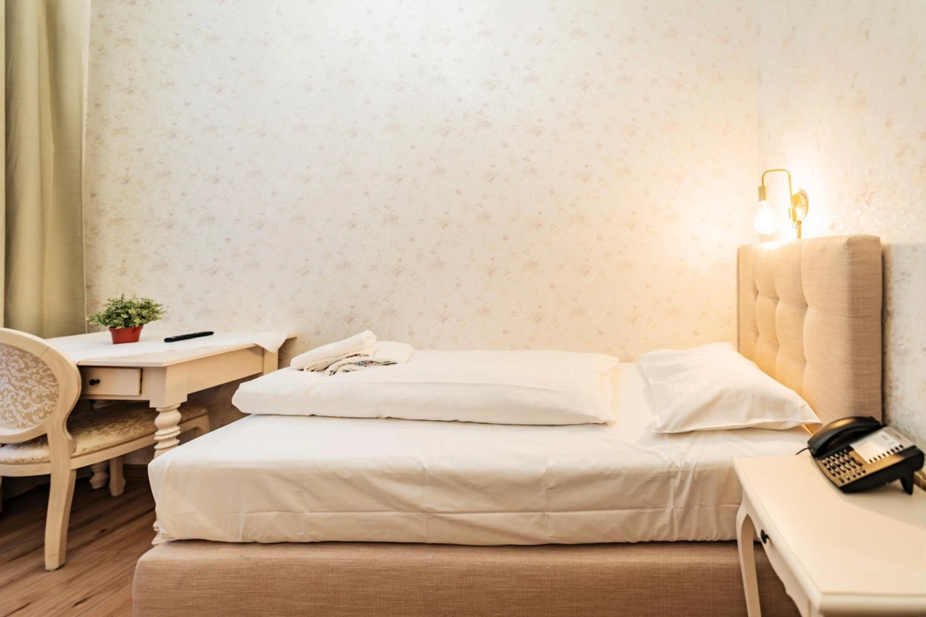 Bed in Hotel Pension Baronesse