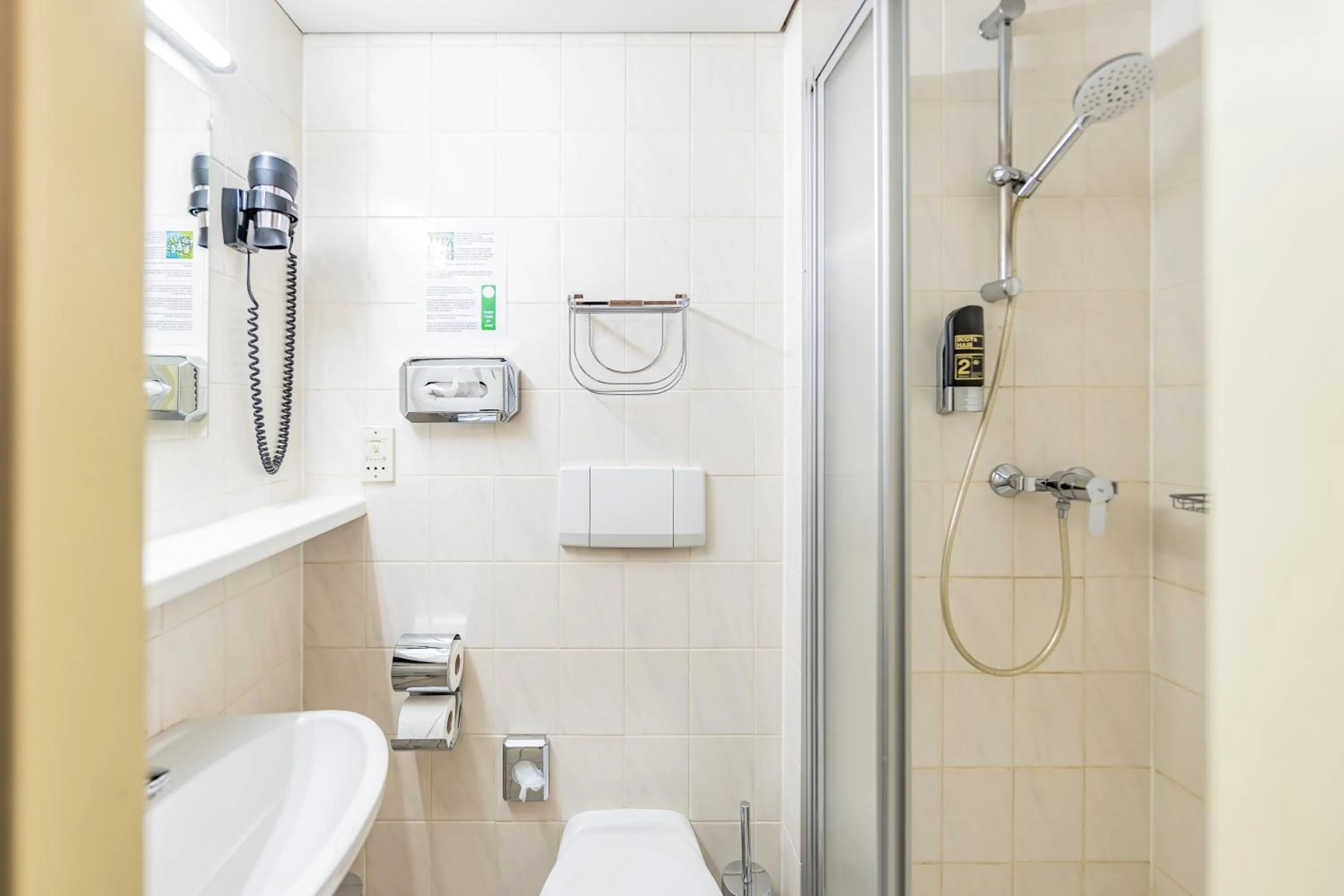 Shower in Hotel Pension Baronesse