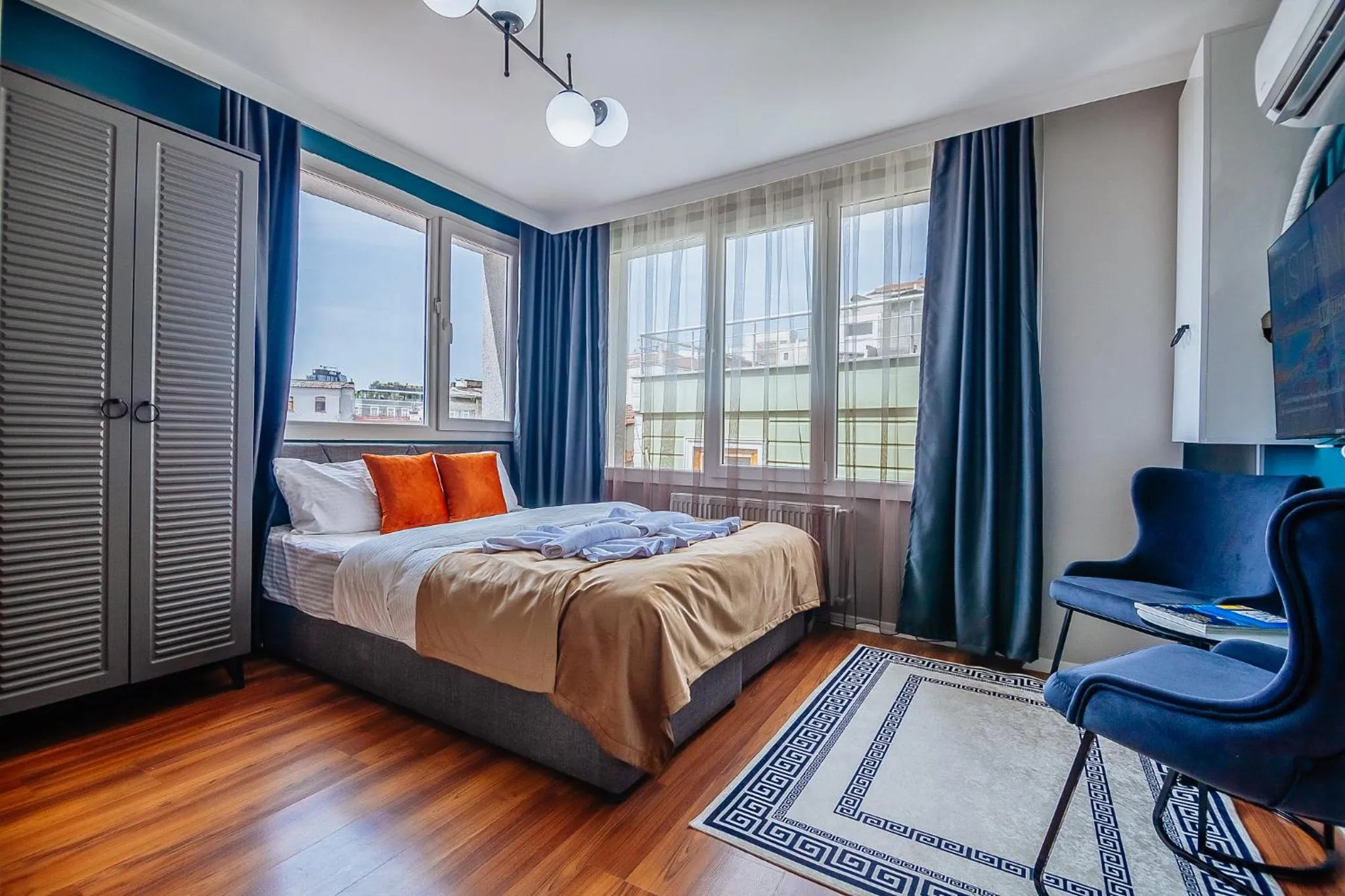 Bed in Taksim Wonder Suites