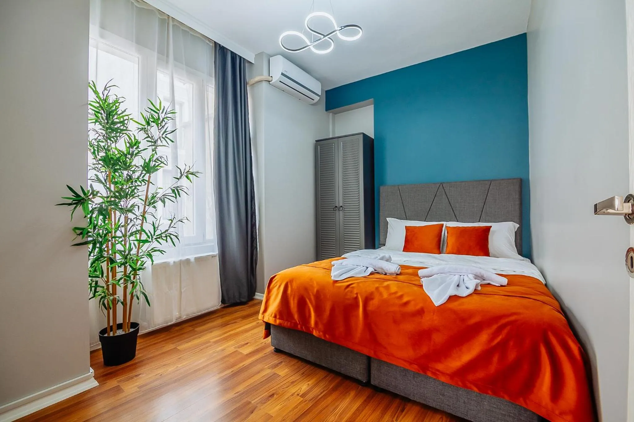 Bed in Taksim Wonder Suites