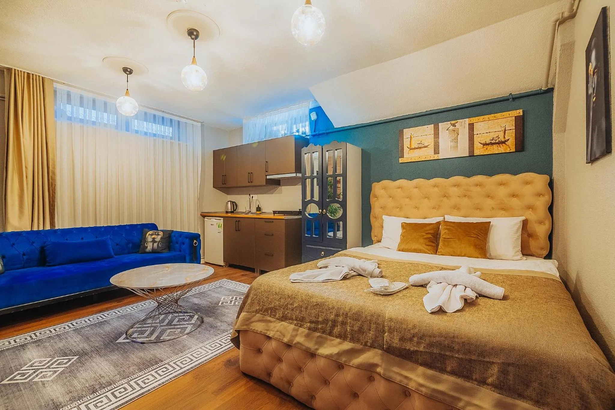 Kitchen or kitchenette, Bed in Taksim Wonder Suites