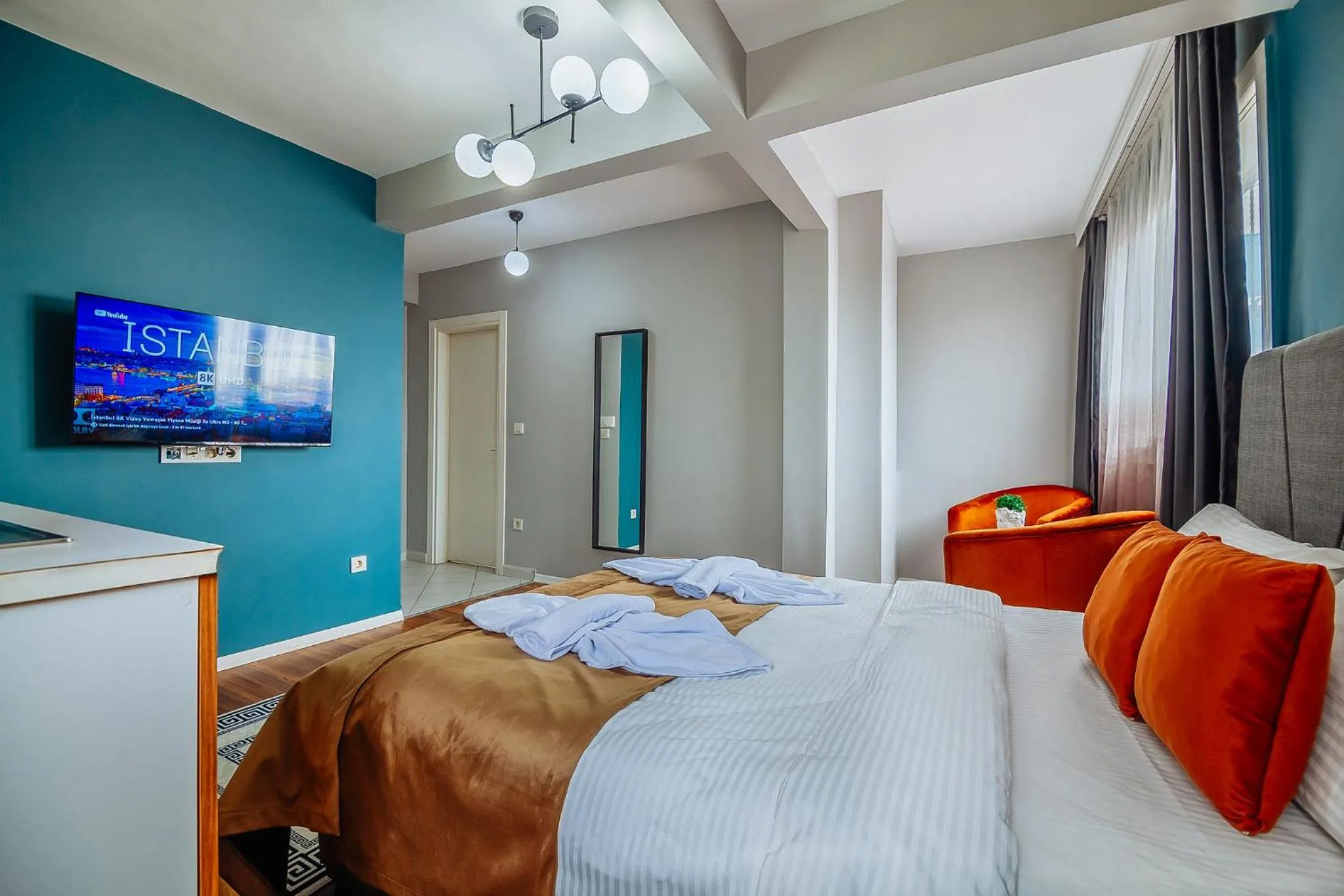 Bed in Taksim Wonder Suites