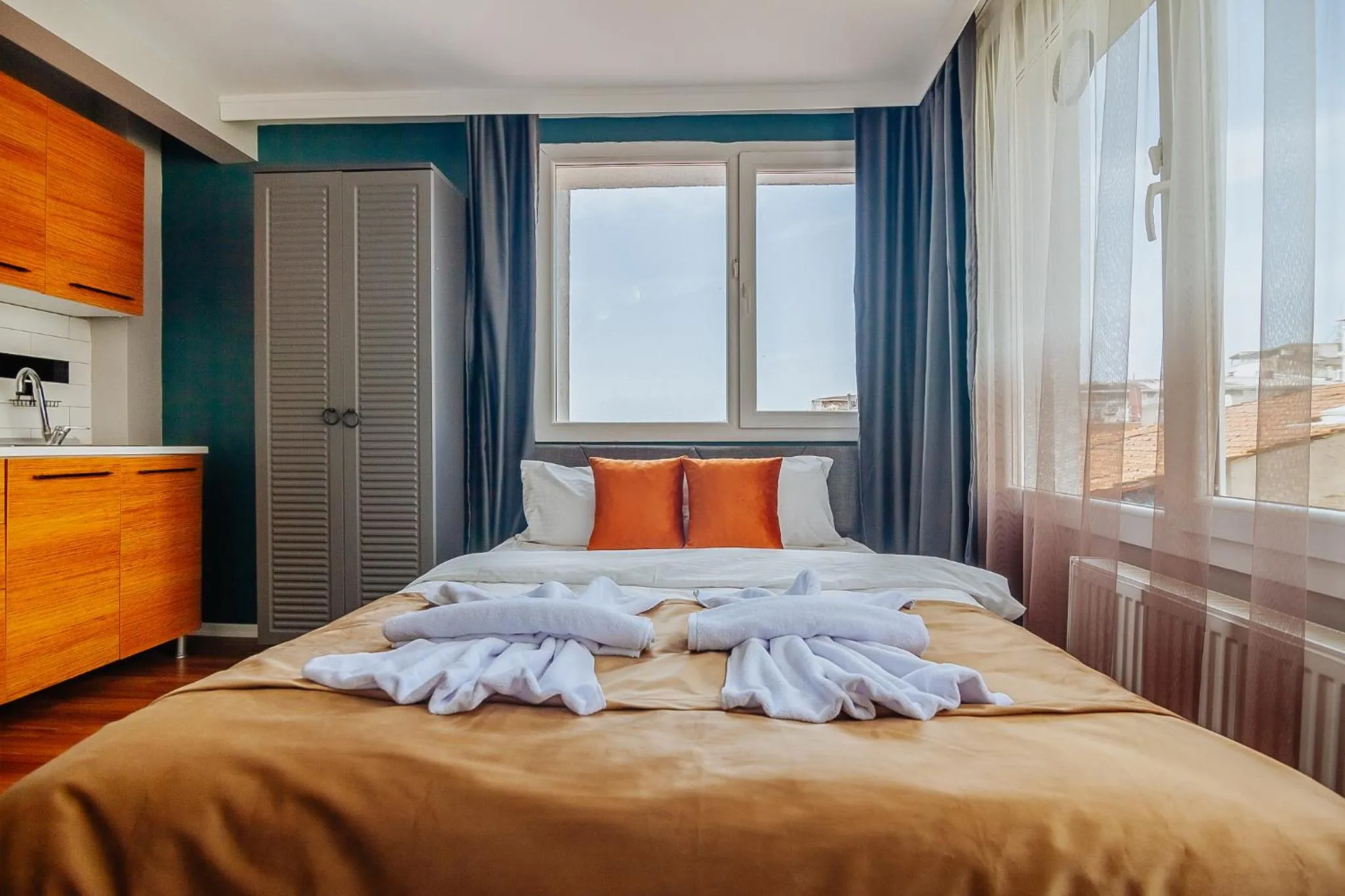 Bed in Taksim Wonder Suites