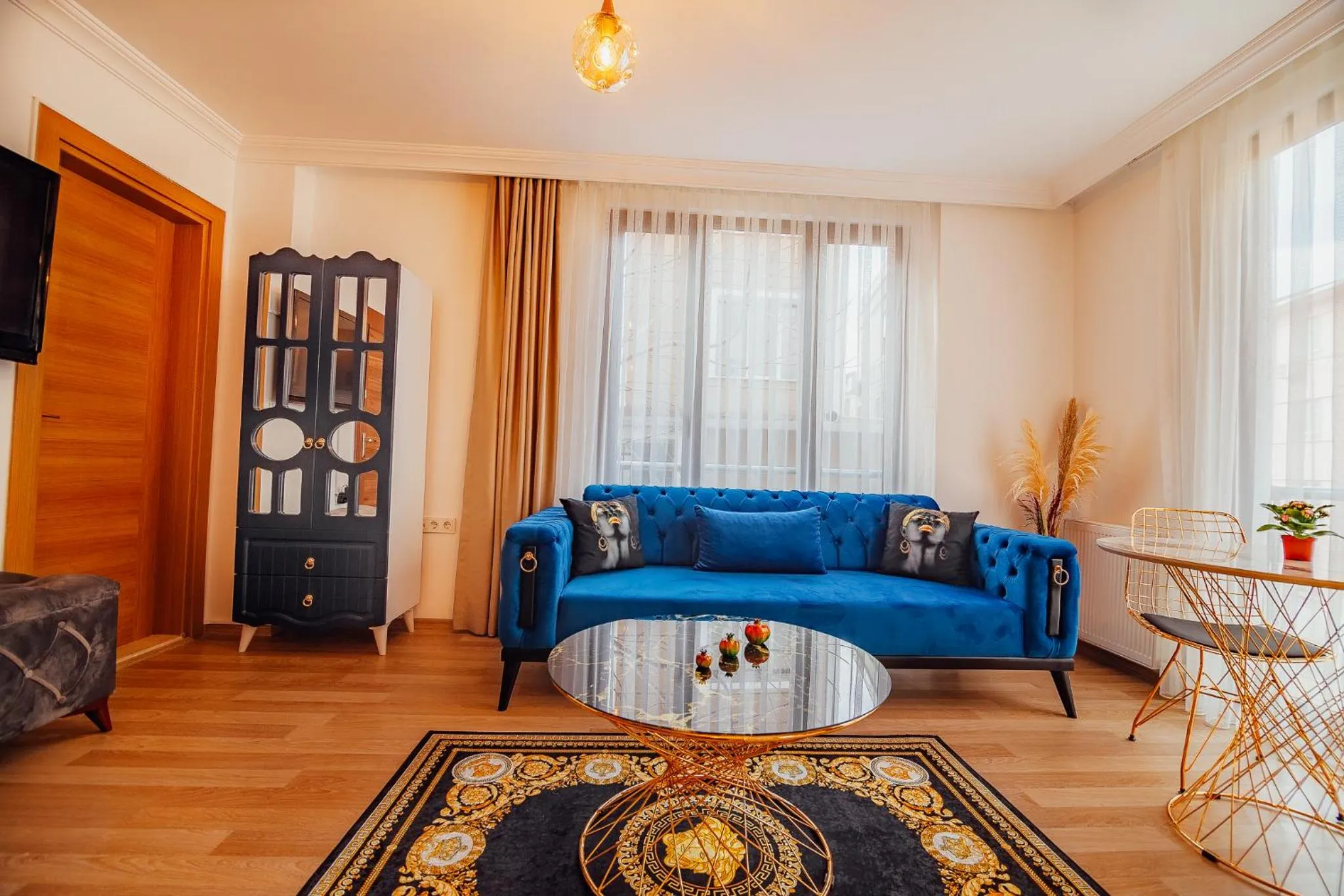 Seating area in Taksim Wonder Suites