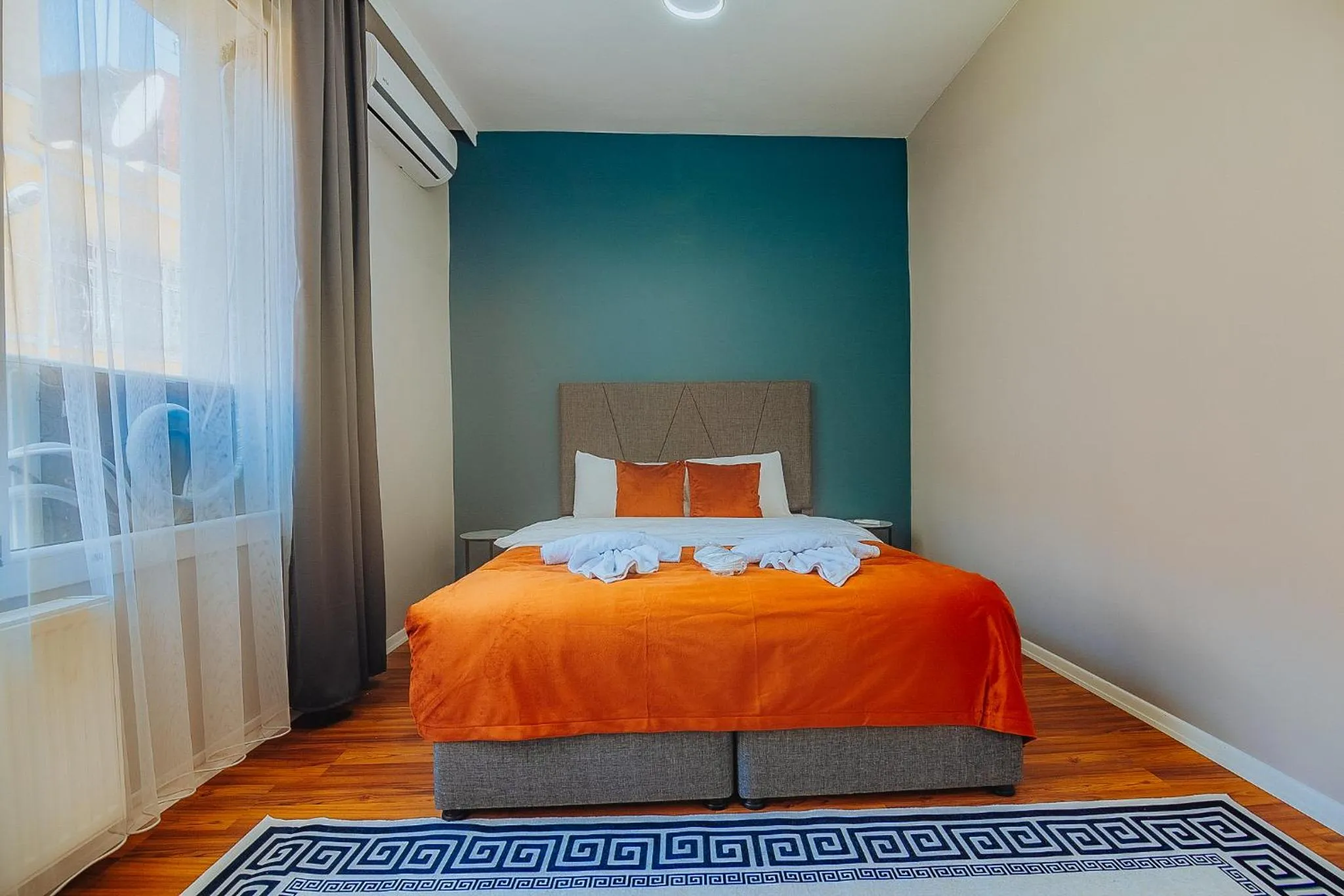 Bed in Taksim Wonder Suites