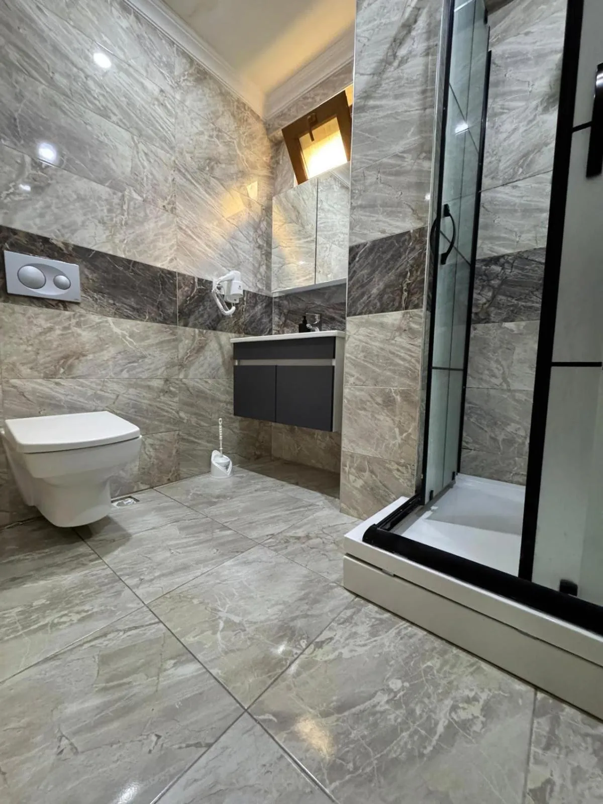 Shower in Taksim Wonder Suites