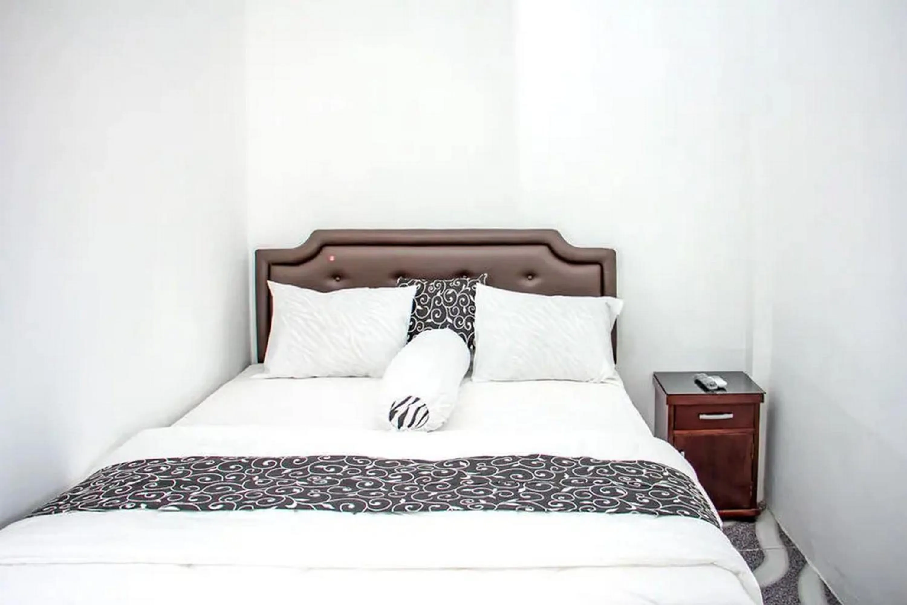 Bedroom, Bed in Samar Wulu Guest House Syariah Mitra RedDoorz near Ketapang