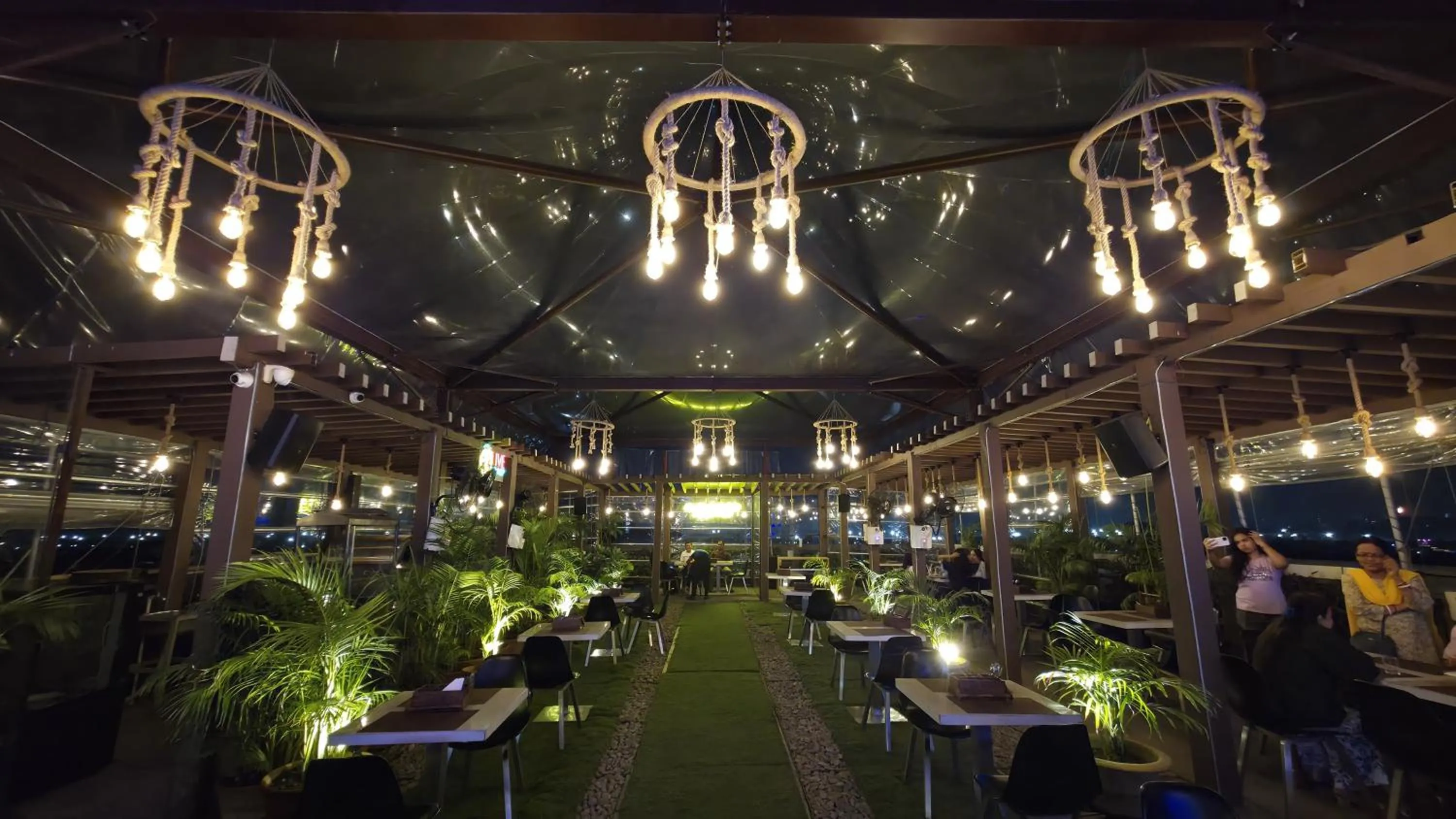 Restaurant/places to eat in Morvee Hotels Durgapur