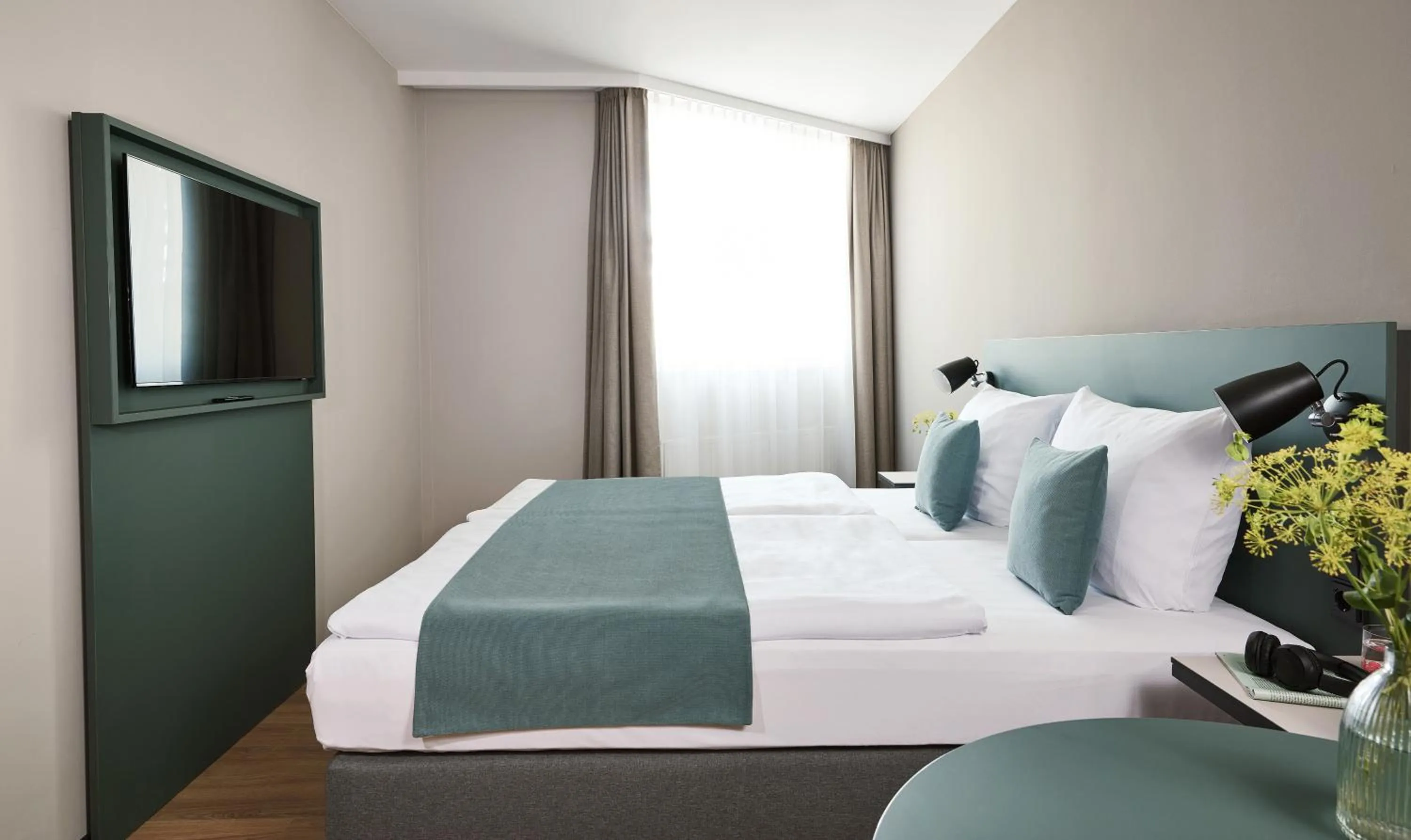 Photo of the whole room, Bed in Living Hotel Kaiser Franz Joseph