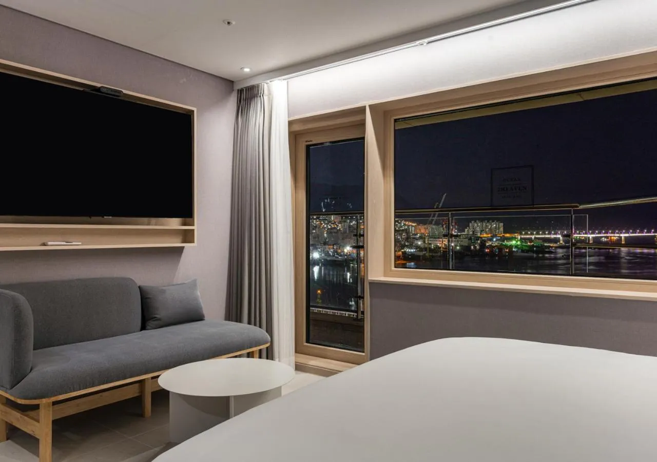 View (from property/room), Bed in Nampo Ocean2Heaven Hotel& Spa