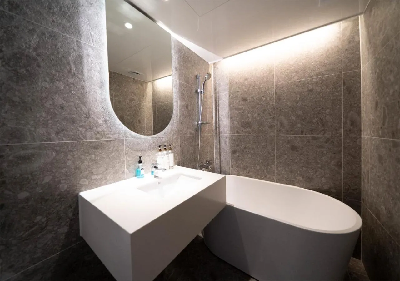 Shower in Nampo Ocean2Heaven Hotel& Spa