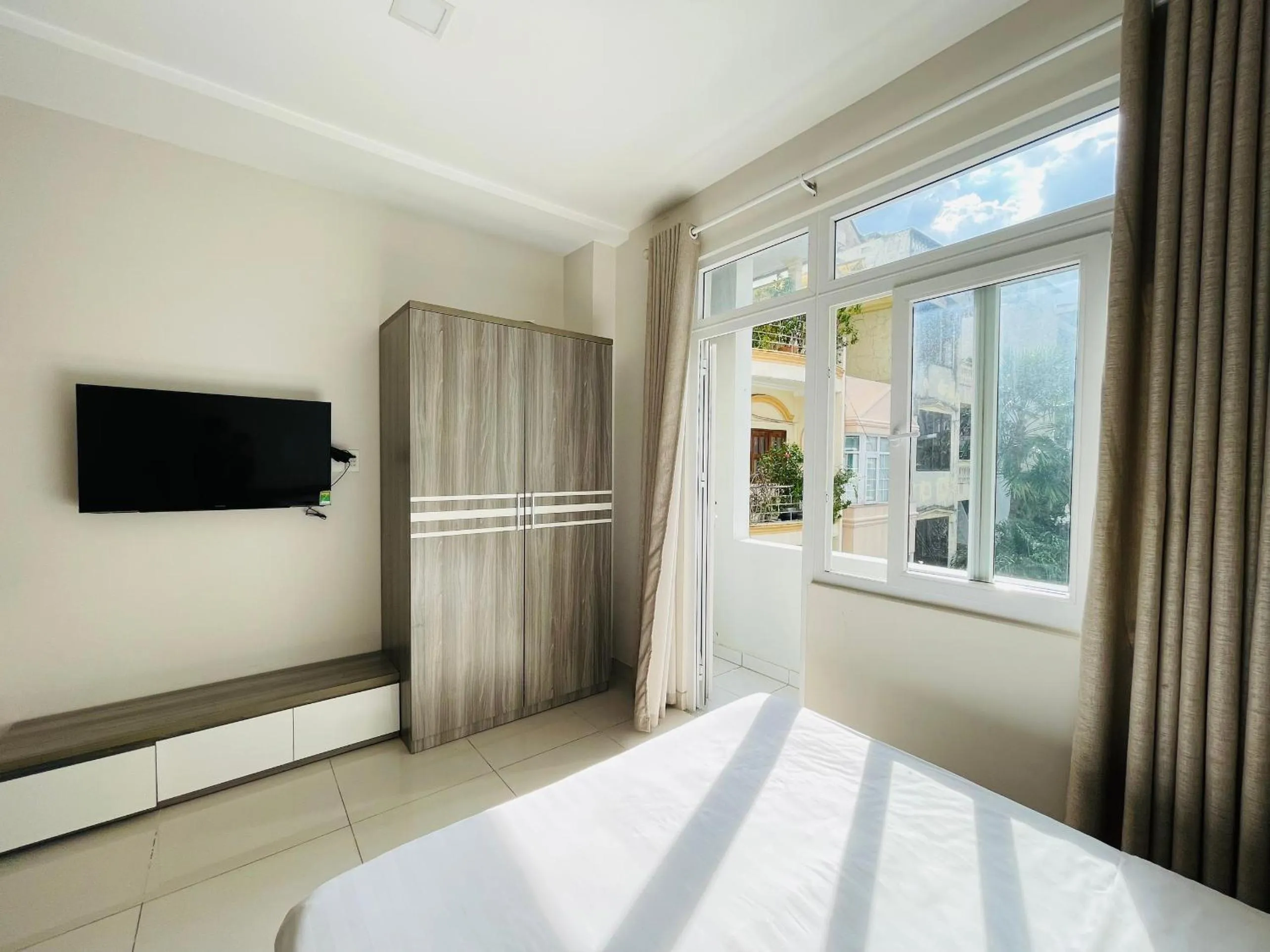 TV and multimedia, Bed in EMERALD APARTMENTS