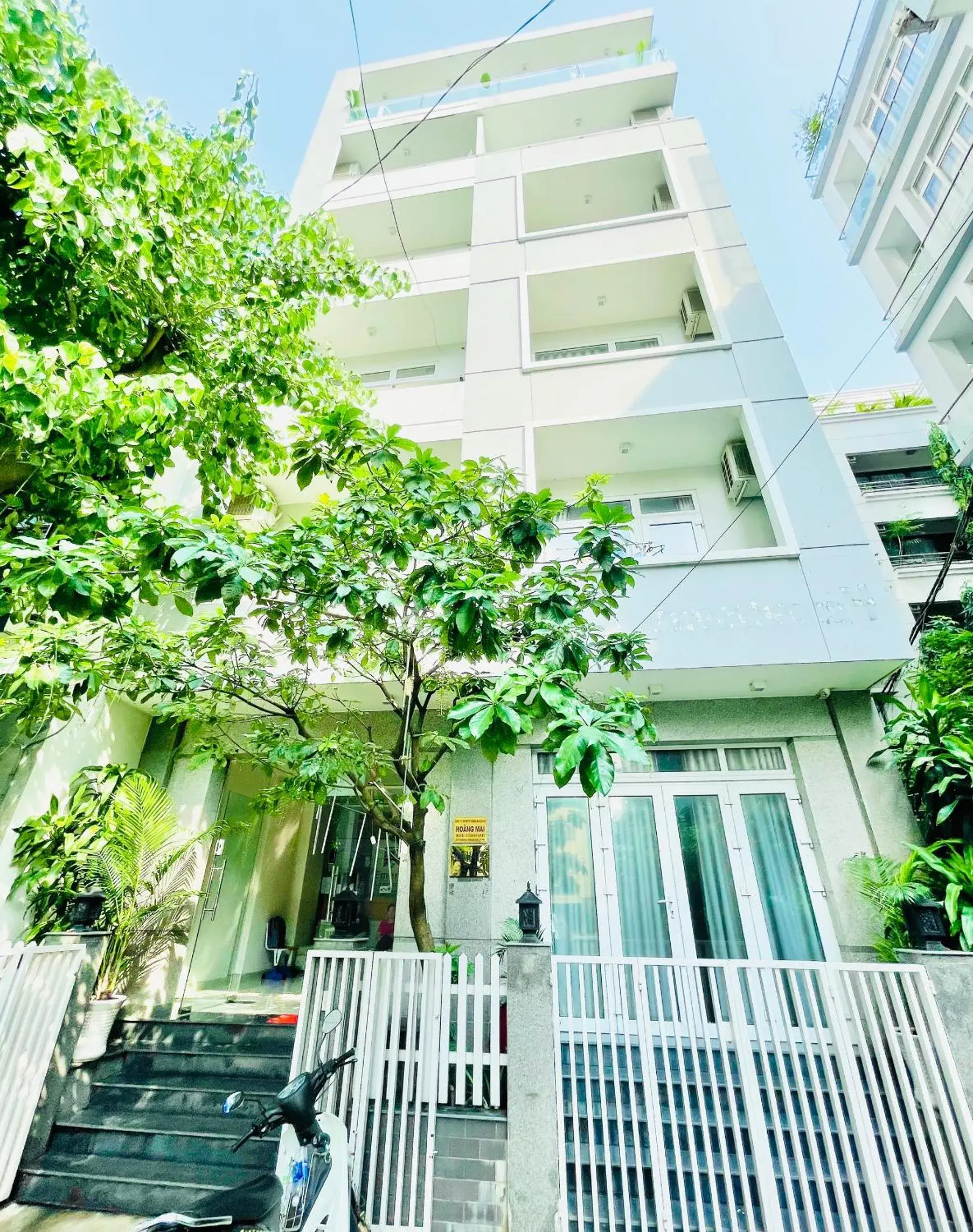 EMERALD APARTMENTS EMERALD APARTMENTS