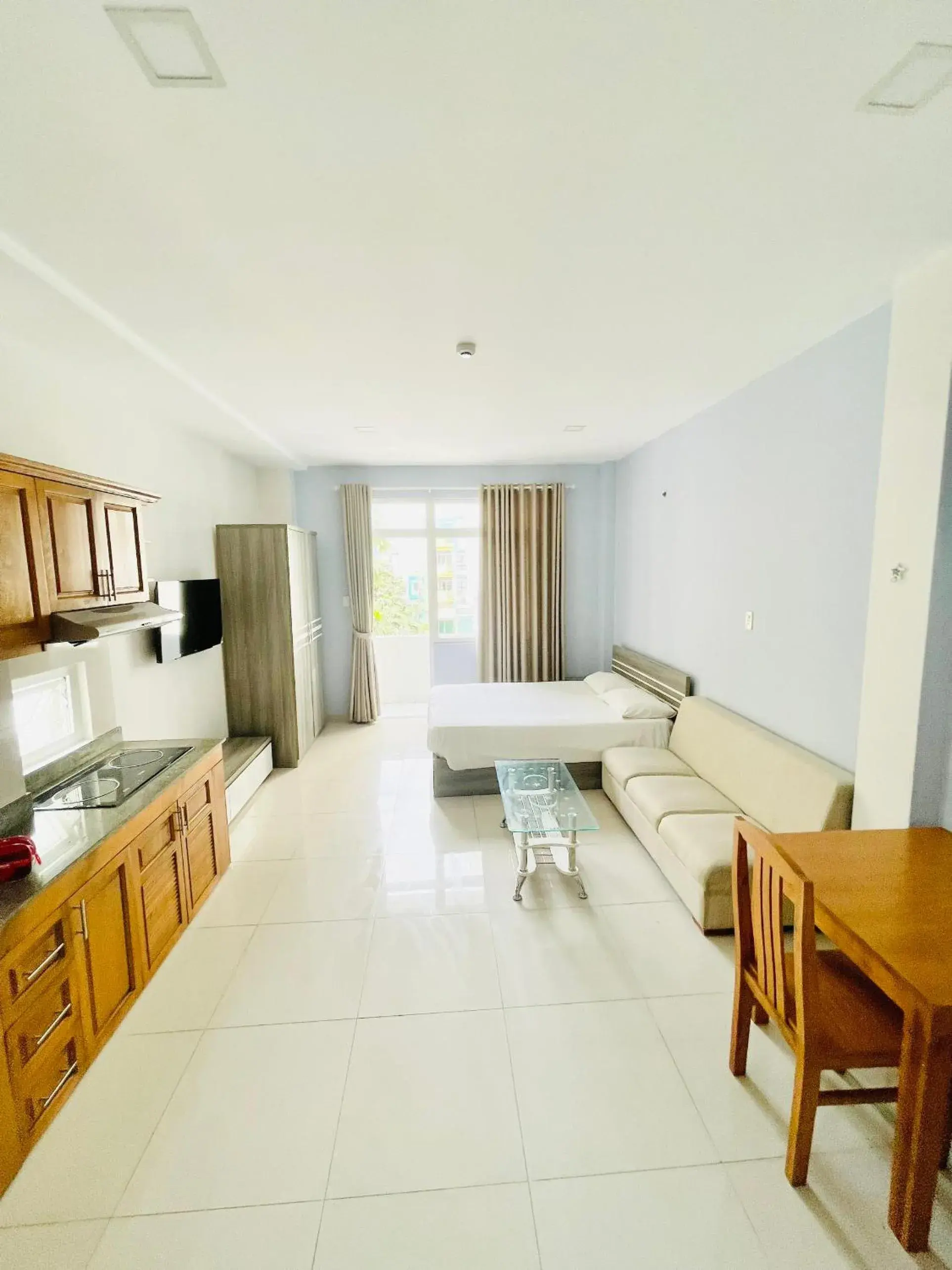 One-Bedroom Apartment in EMERALD APARTMENTS One-Bedroom Apartment in EMERALD APARTMENTS