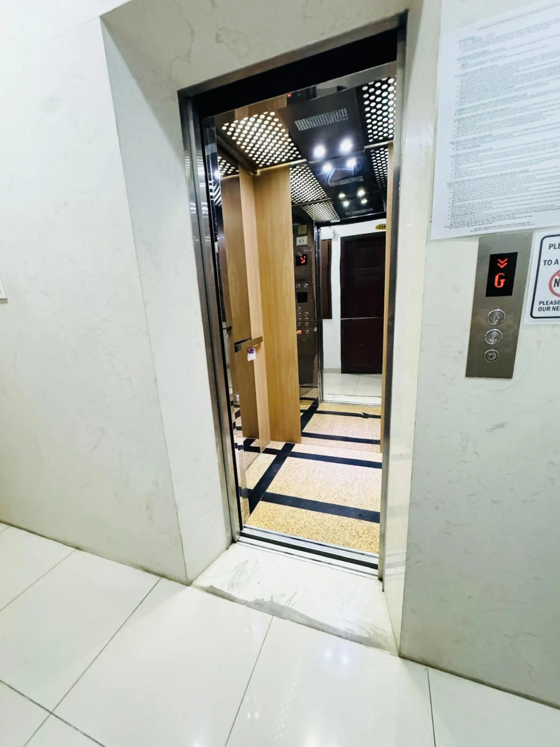 elevator in EMERALD APARTMENTS