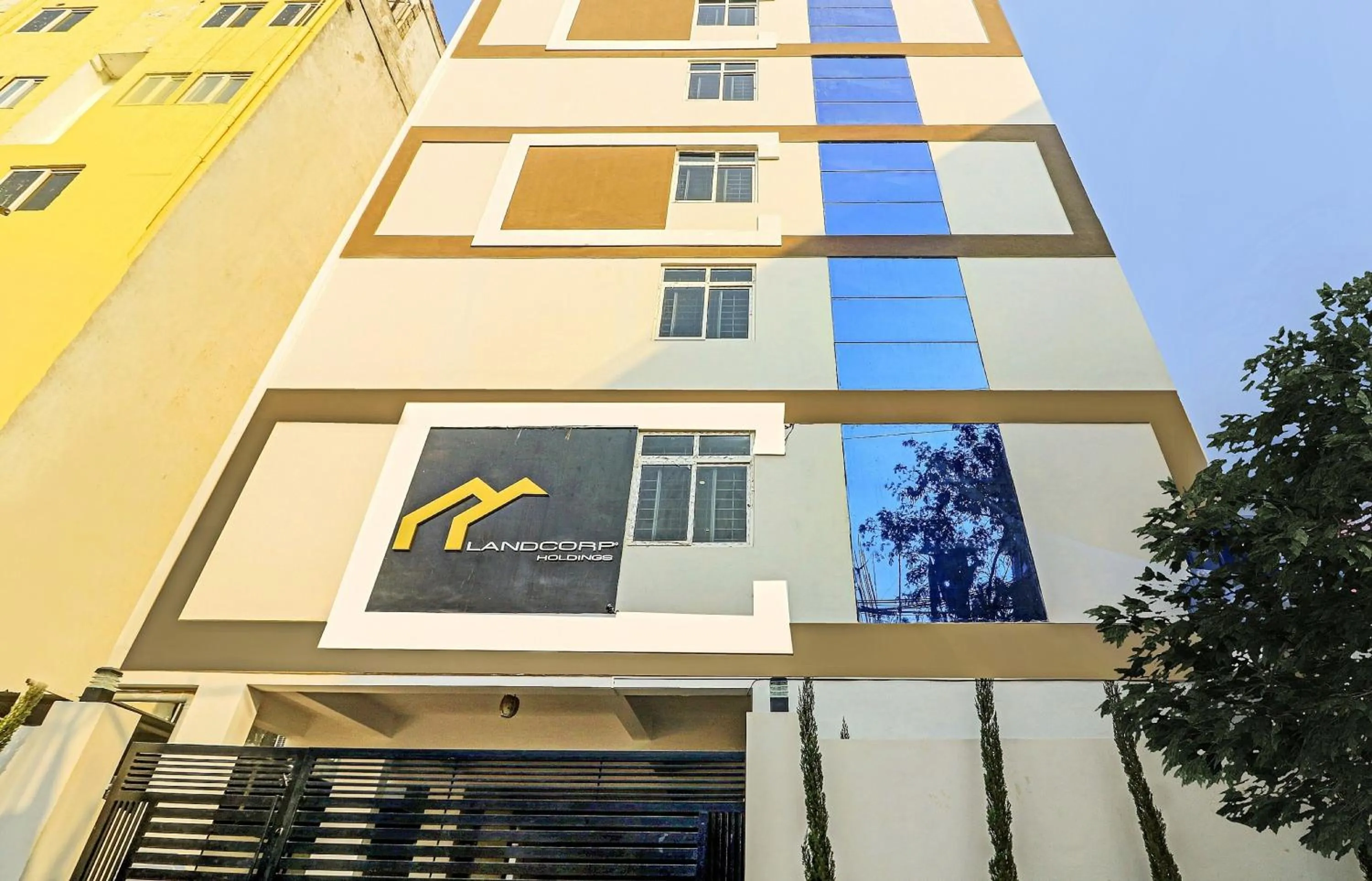 Facade/entrance in Hotel O Landcorp Hotels