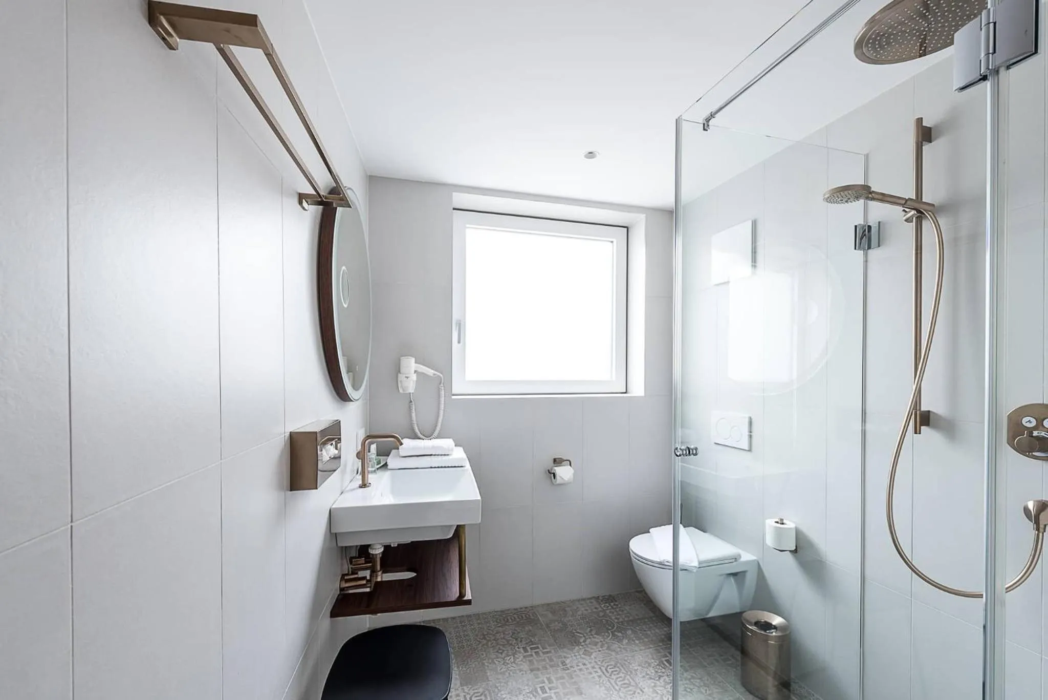 Shower in Hotel Mondschein