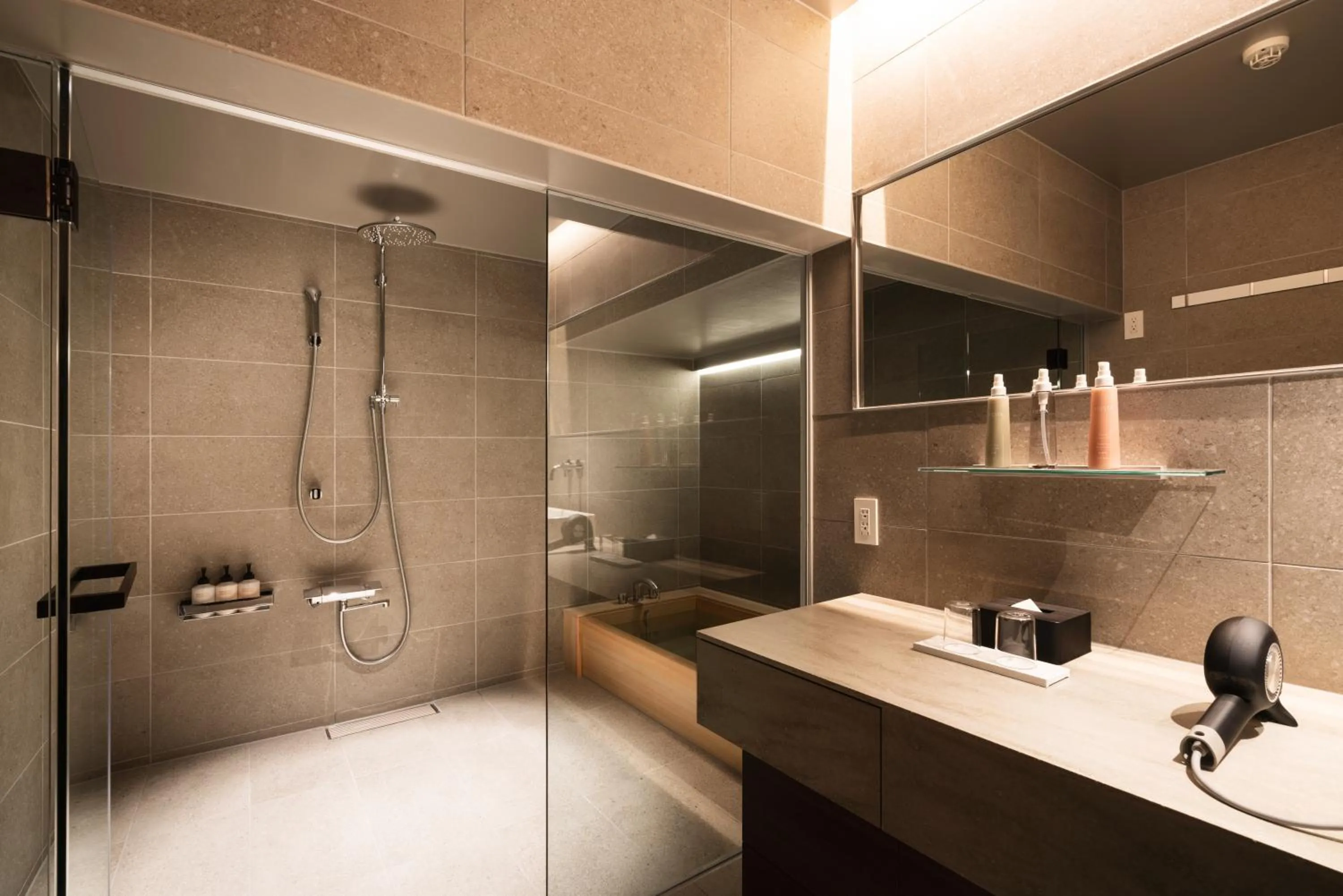 Shower in Nazuna Obi Onsen Resort