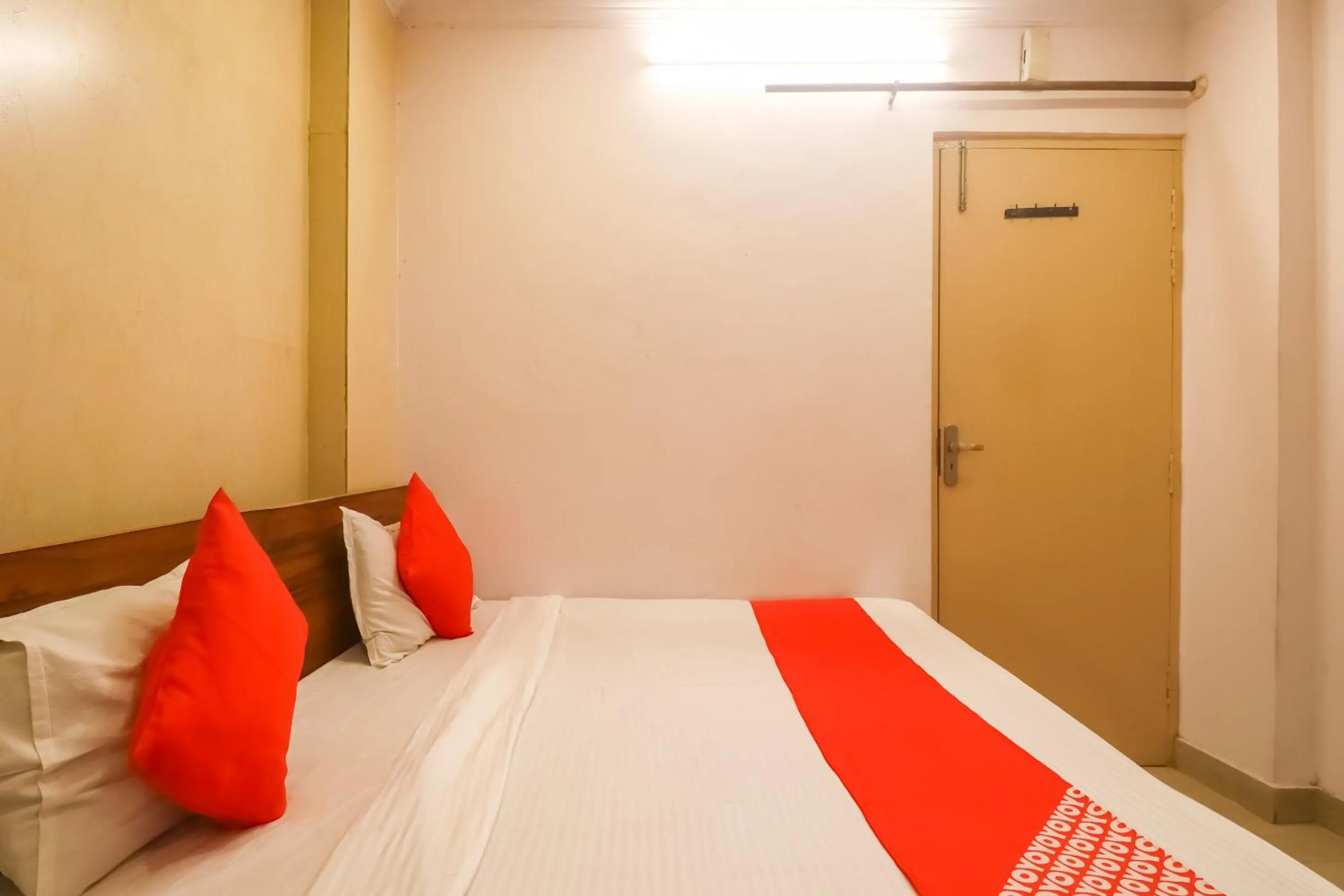 Bedroom, Bed in Super Hotel O Maa Arya