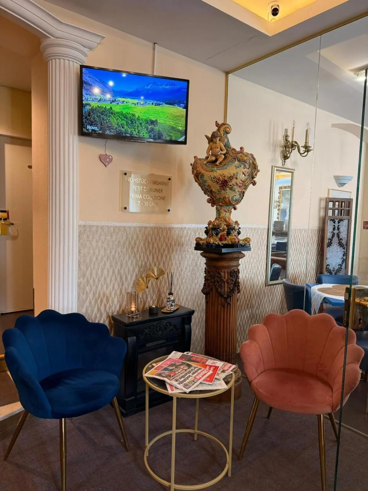 Restaurant/places to eat in Hotel Pension Excellence