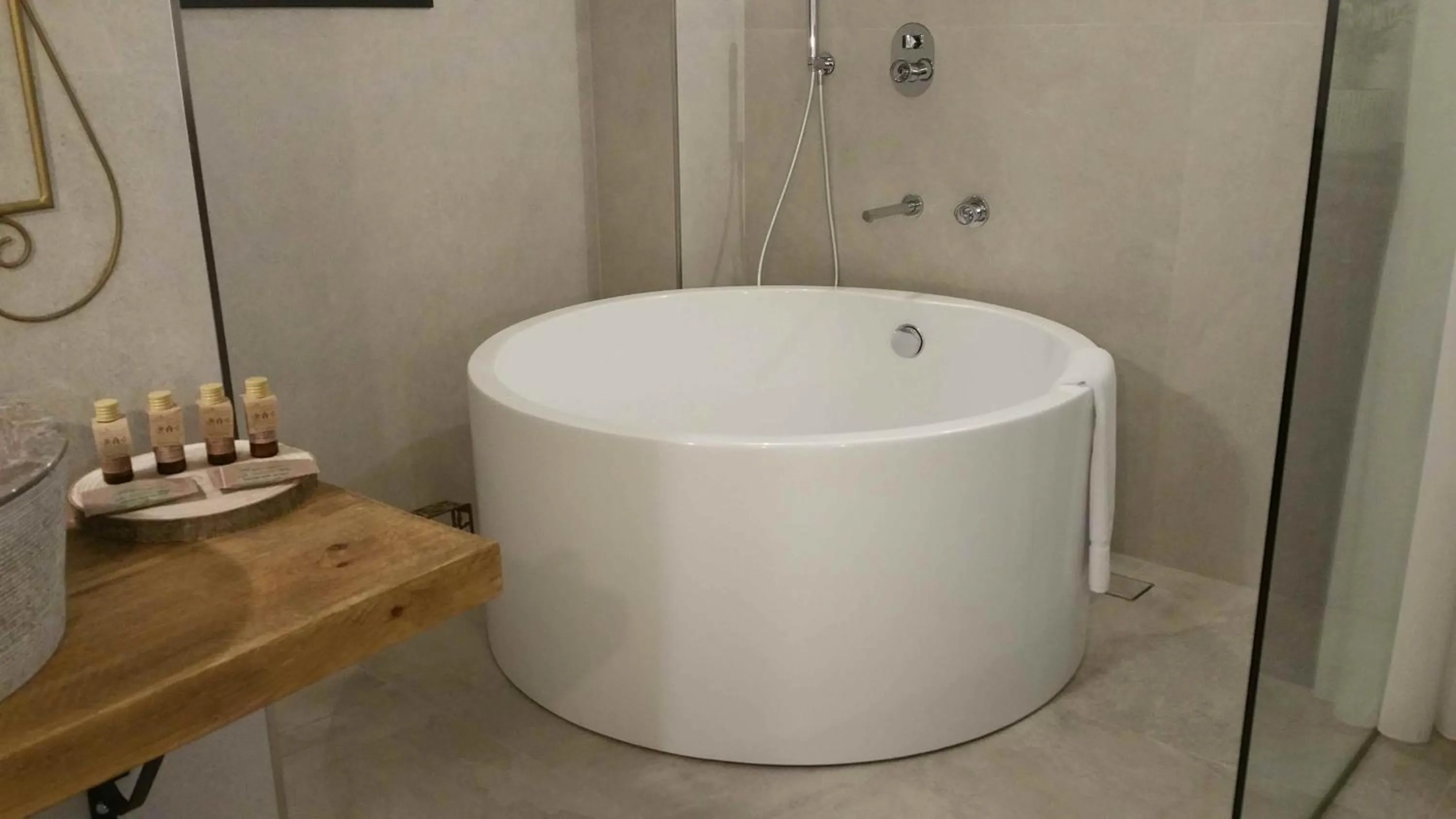 Shower in Murallas de Jayrán Hotel Boutique