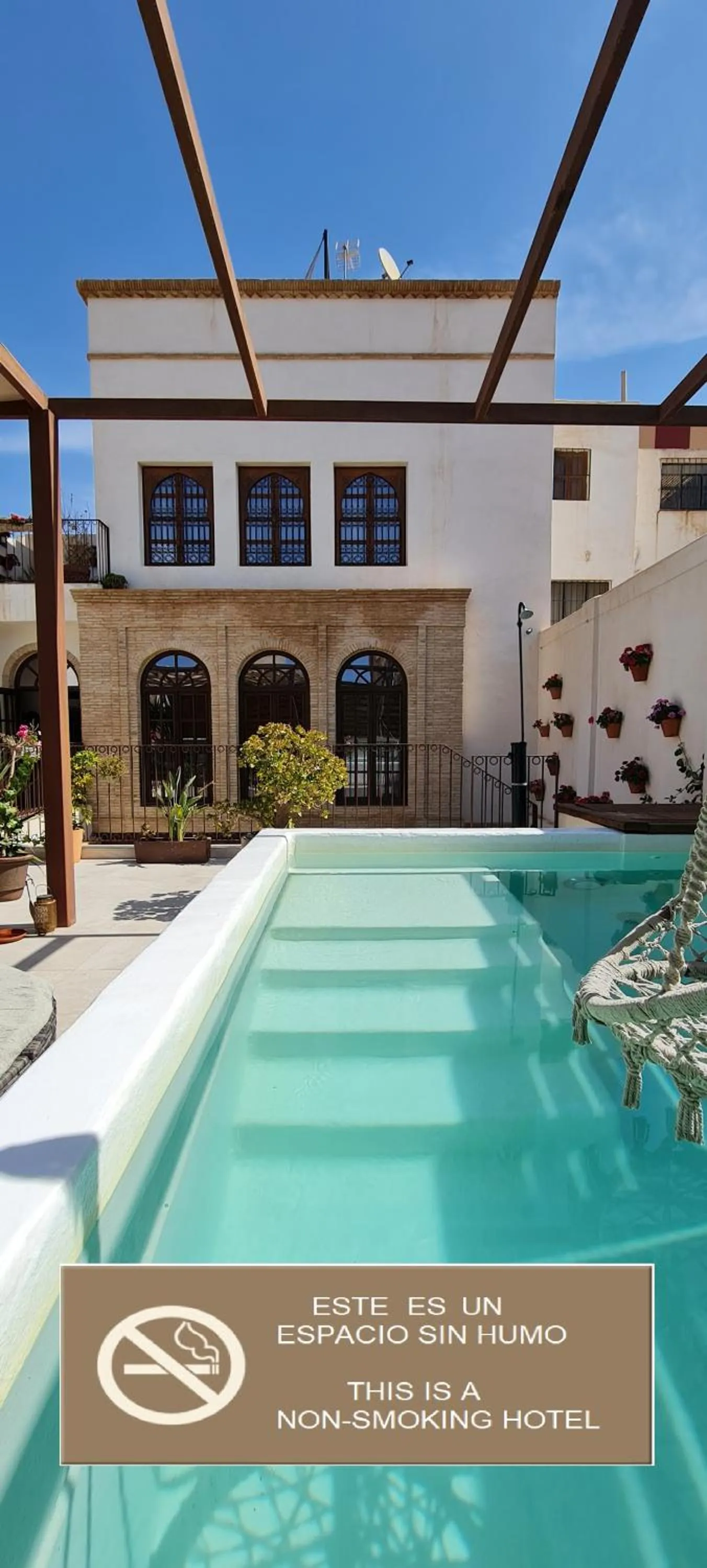 Swimming pool in Murallas de Jayrán Hotel Boutique