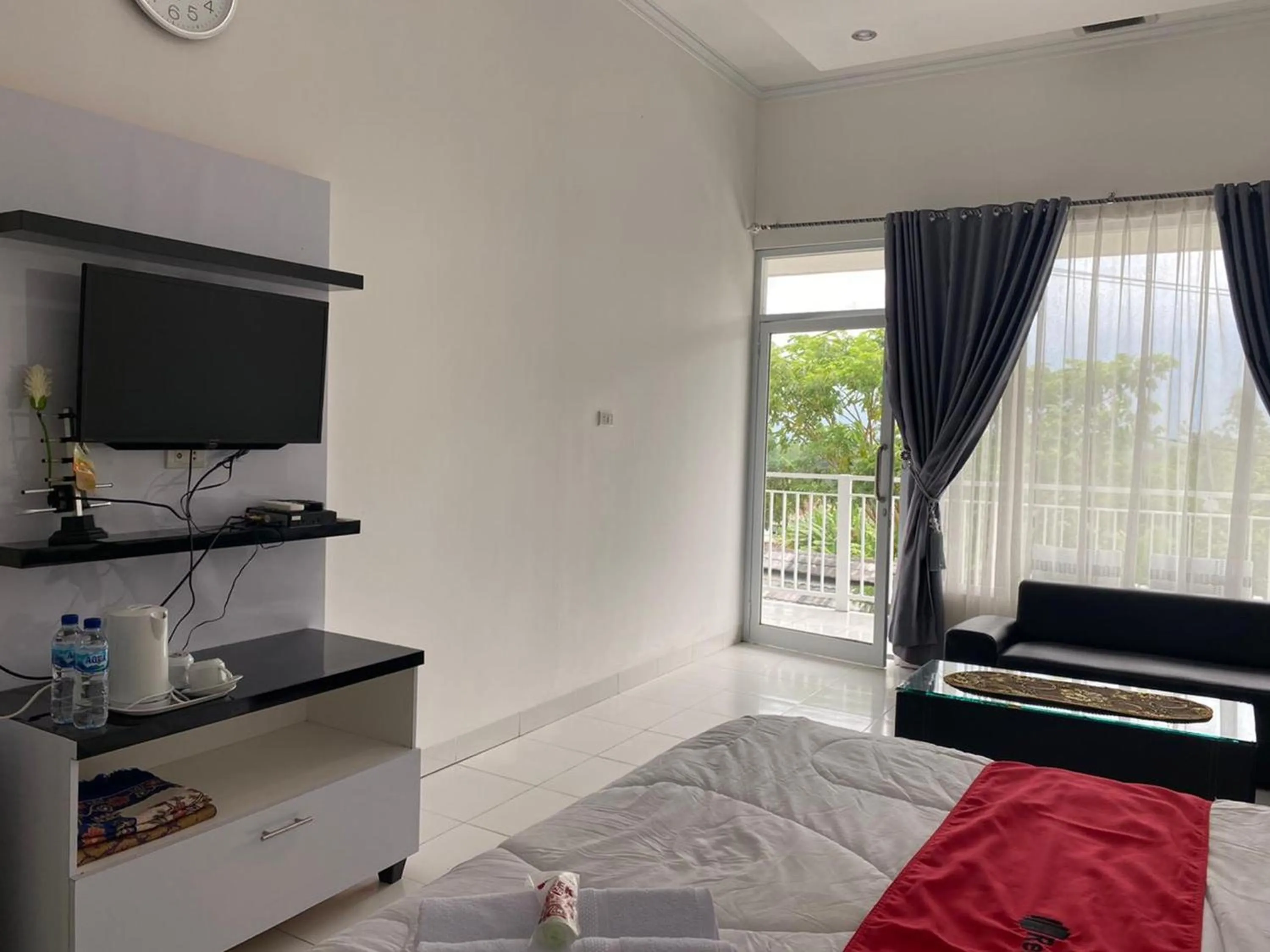 Bed in RedDoorz Plus at Puncak Mas Cottage Lampung