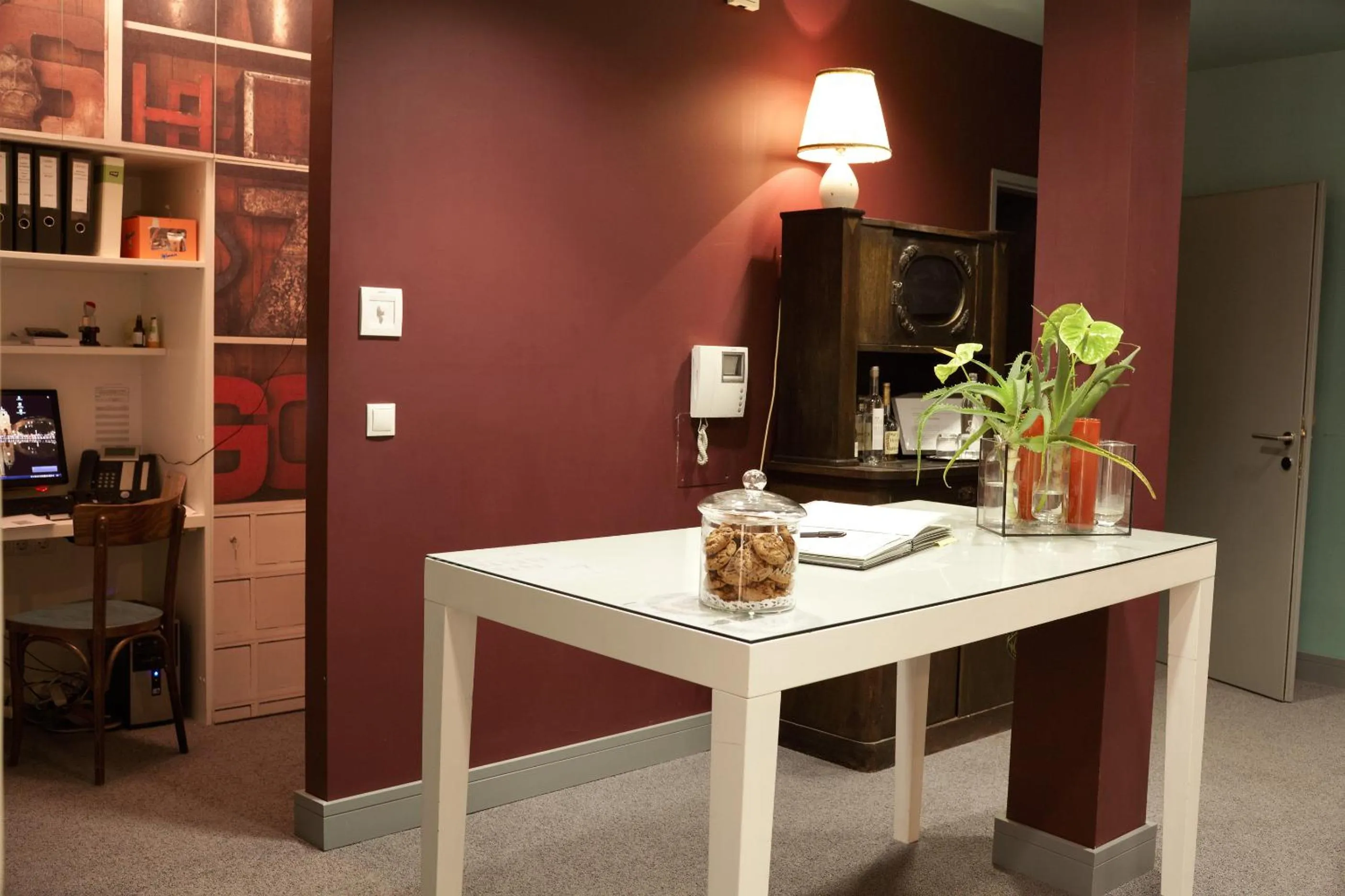 Decorative detail in Saint SHERMIN bed breakfast & champagne