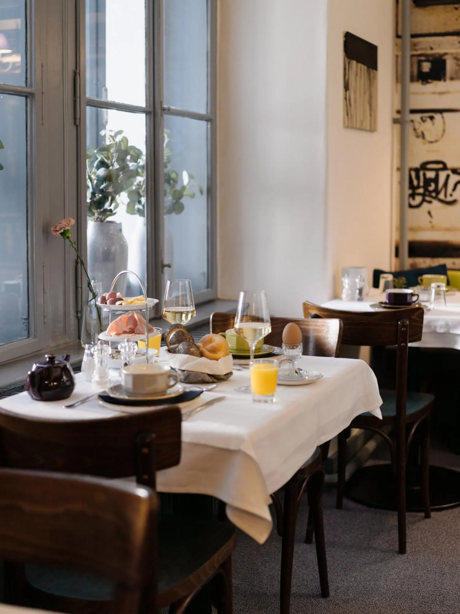 Restaurant/places to eat in Saint SHERMIN bed breakfast & champagne