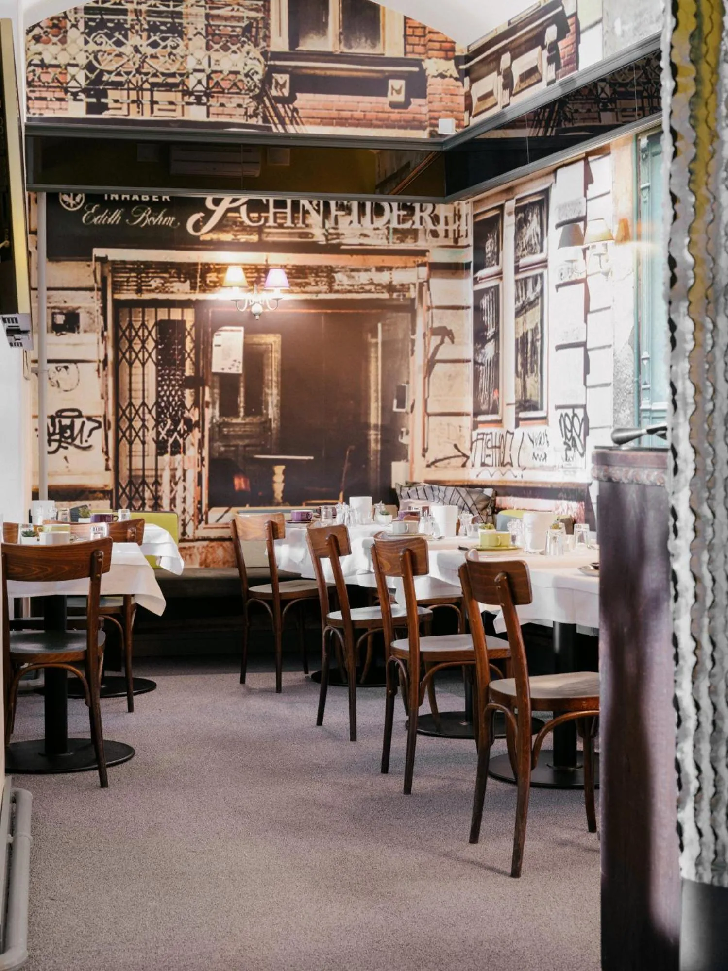 Restaurant/places to eat in Saint SHERMIN bed breakfast & champagne