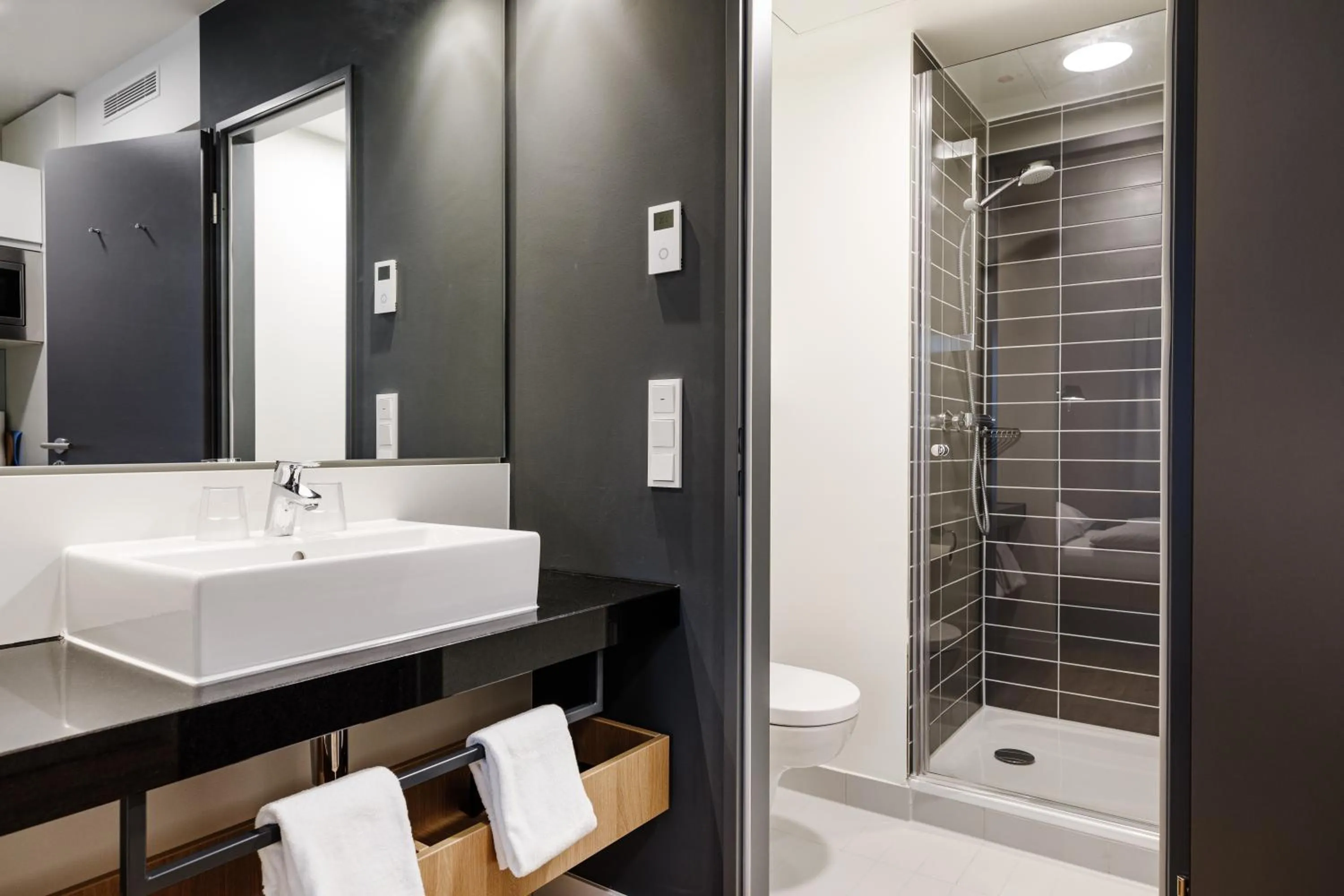 Shower in smartments Mannheim Hauptbahnhof