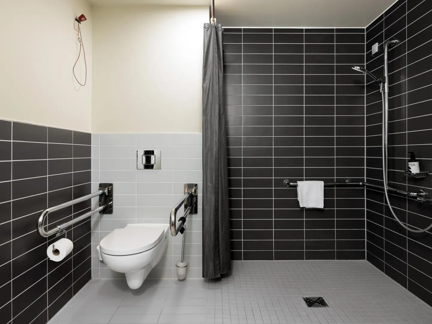 Shower in smartments Mannheim Hauptbahnhof