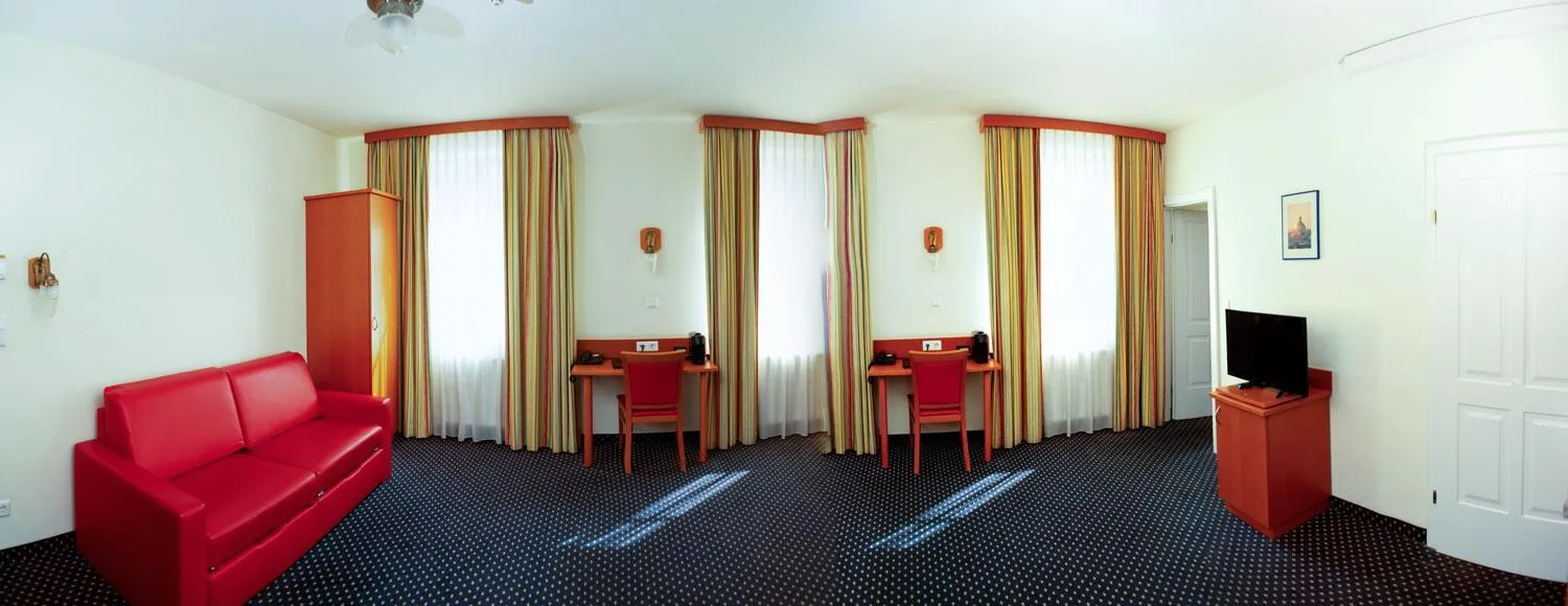 Living room in Suite Hotel 900 m zur Oper