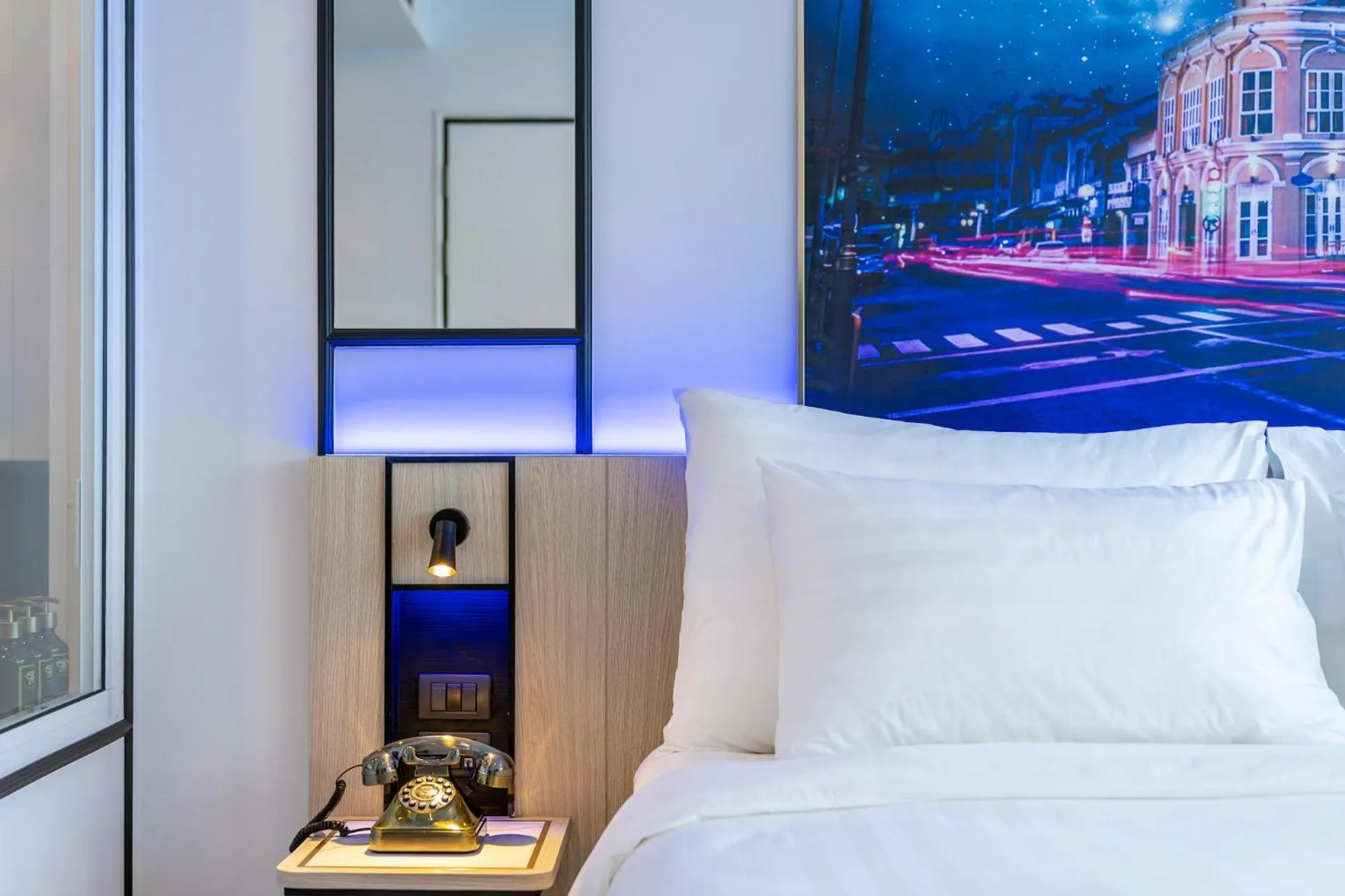 Bed in Ratri Hotel Phuket Old Town