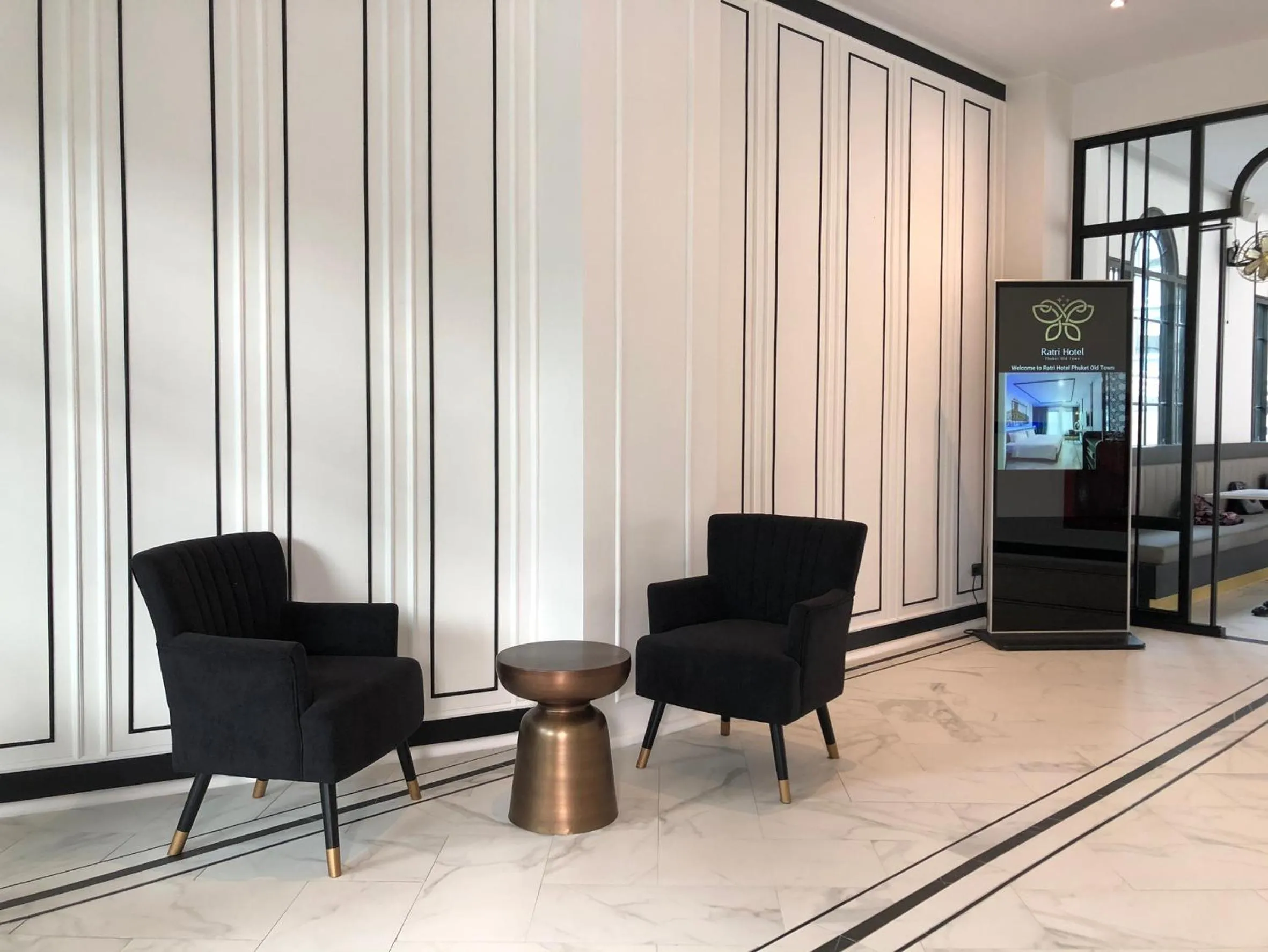 Lobby or reception in Ratri Hotel Phuket Old Town