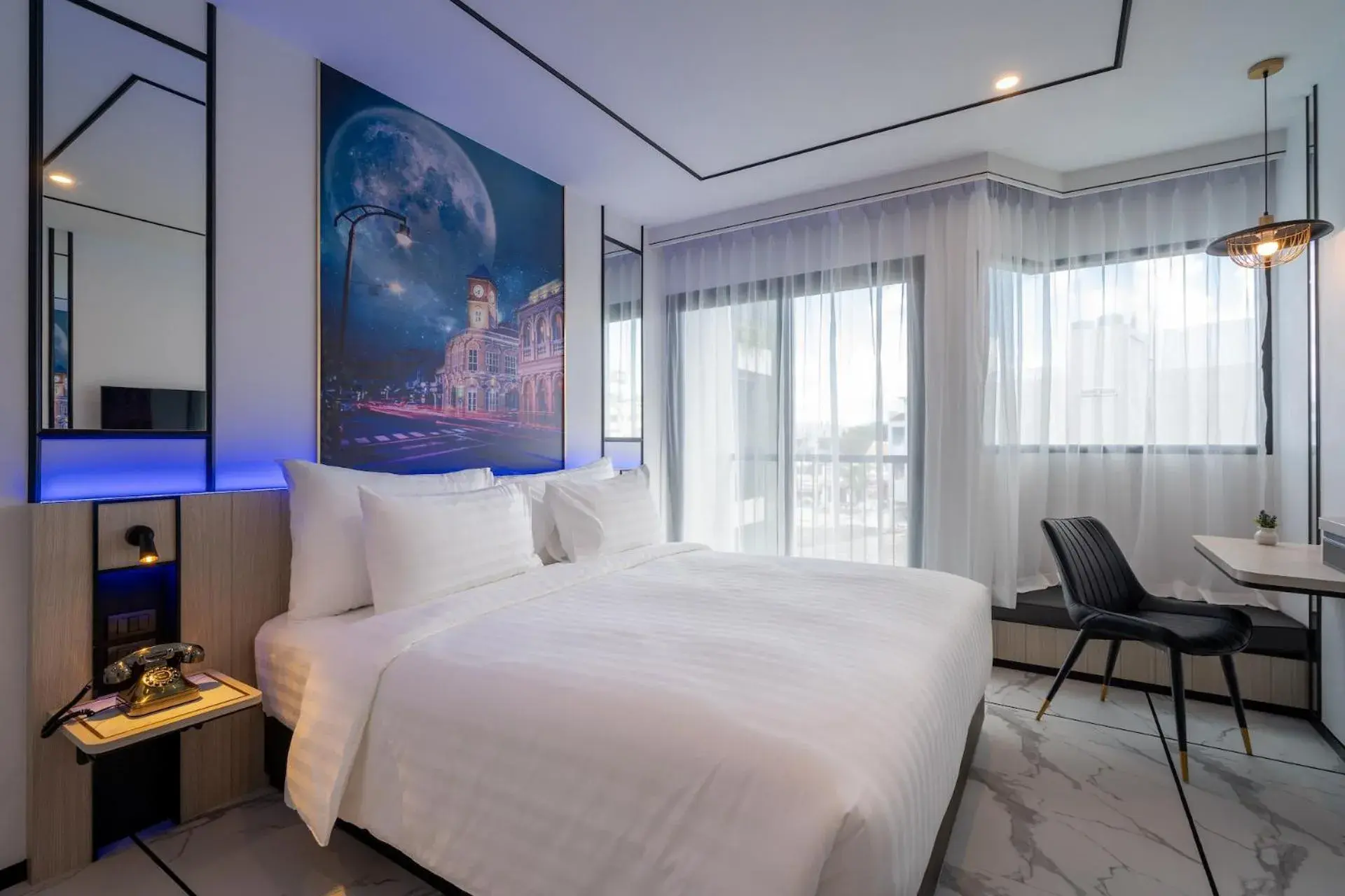 Deluxe King Room in Ratri Hotel Phuket Old Town Deluxe King Room in Ratri Hotel Phuket Old Town