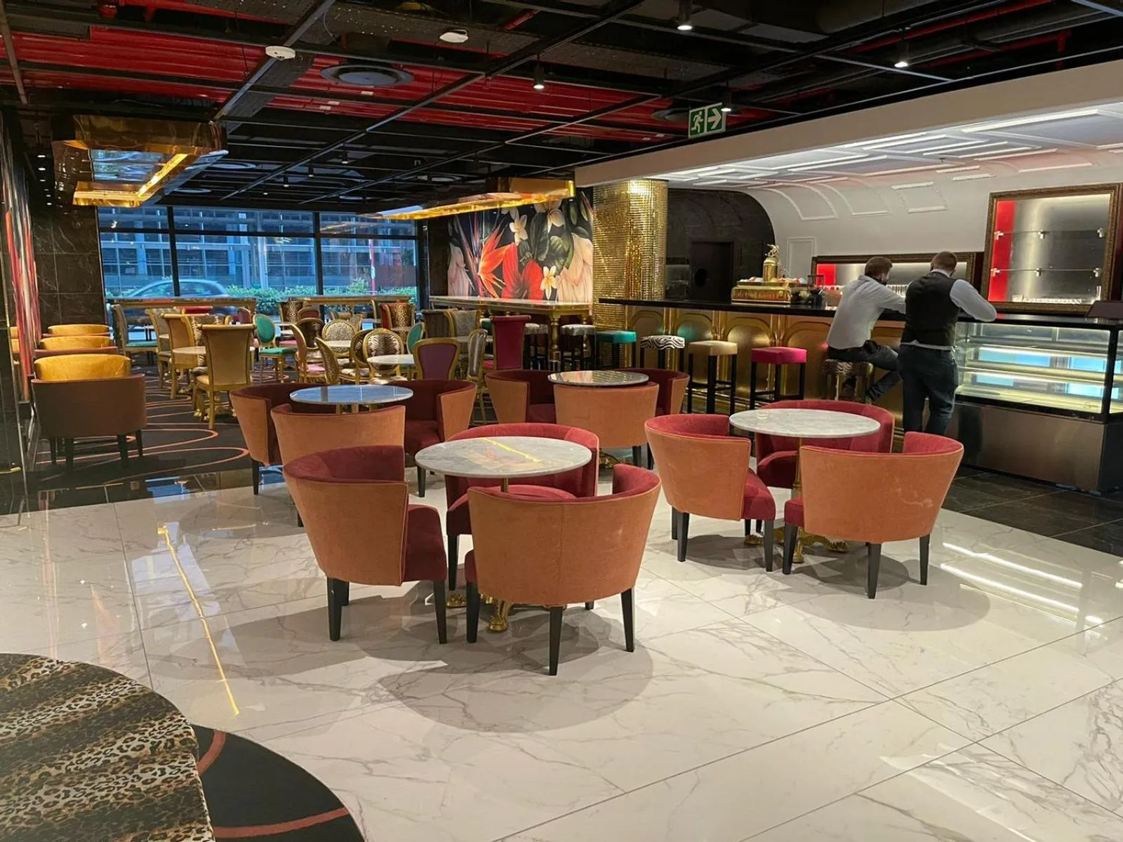 Restaurant/places to eat in Hotel Sky Cape Town