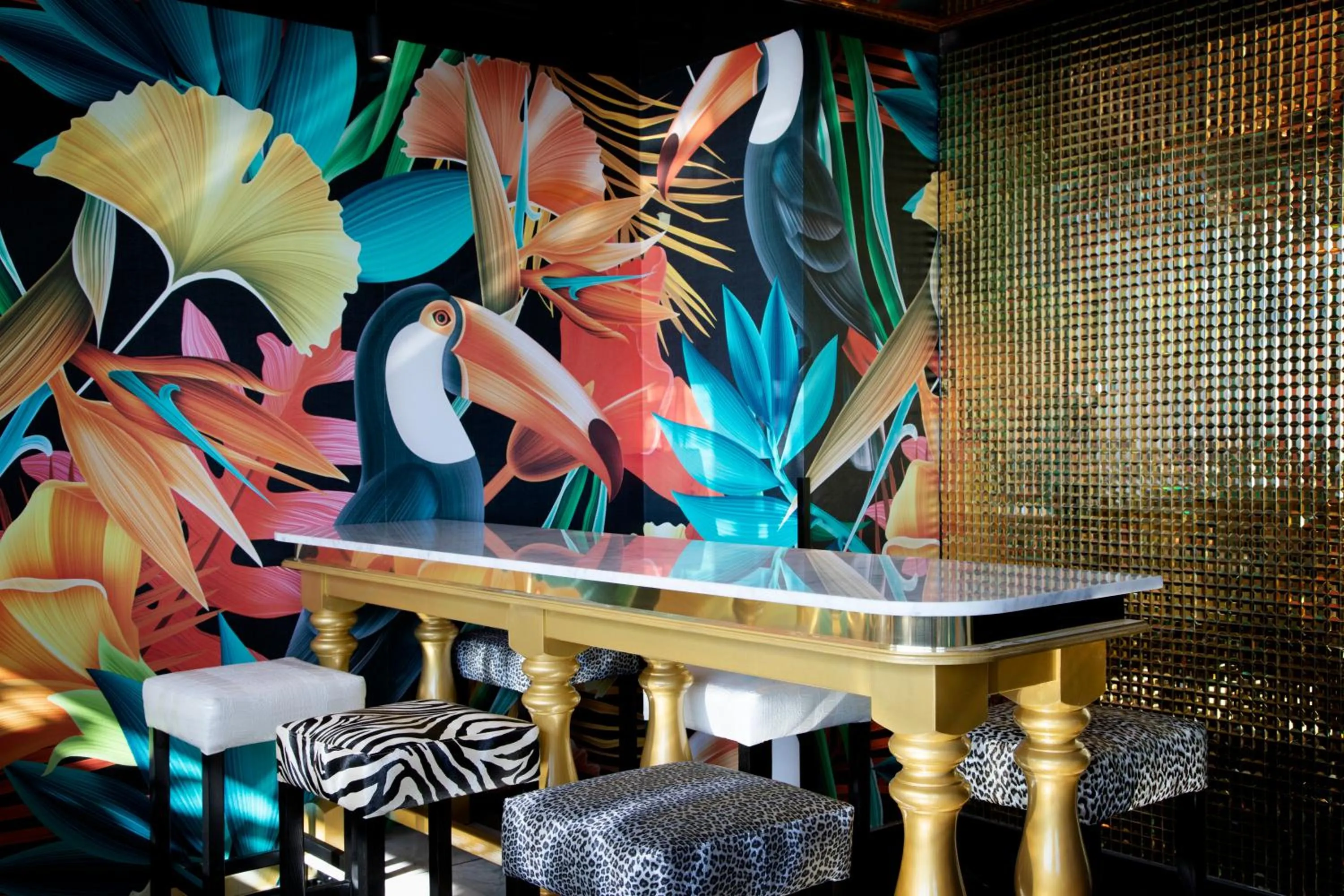 Restaurant/places to eat in Hotel Sky Cape Town