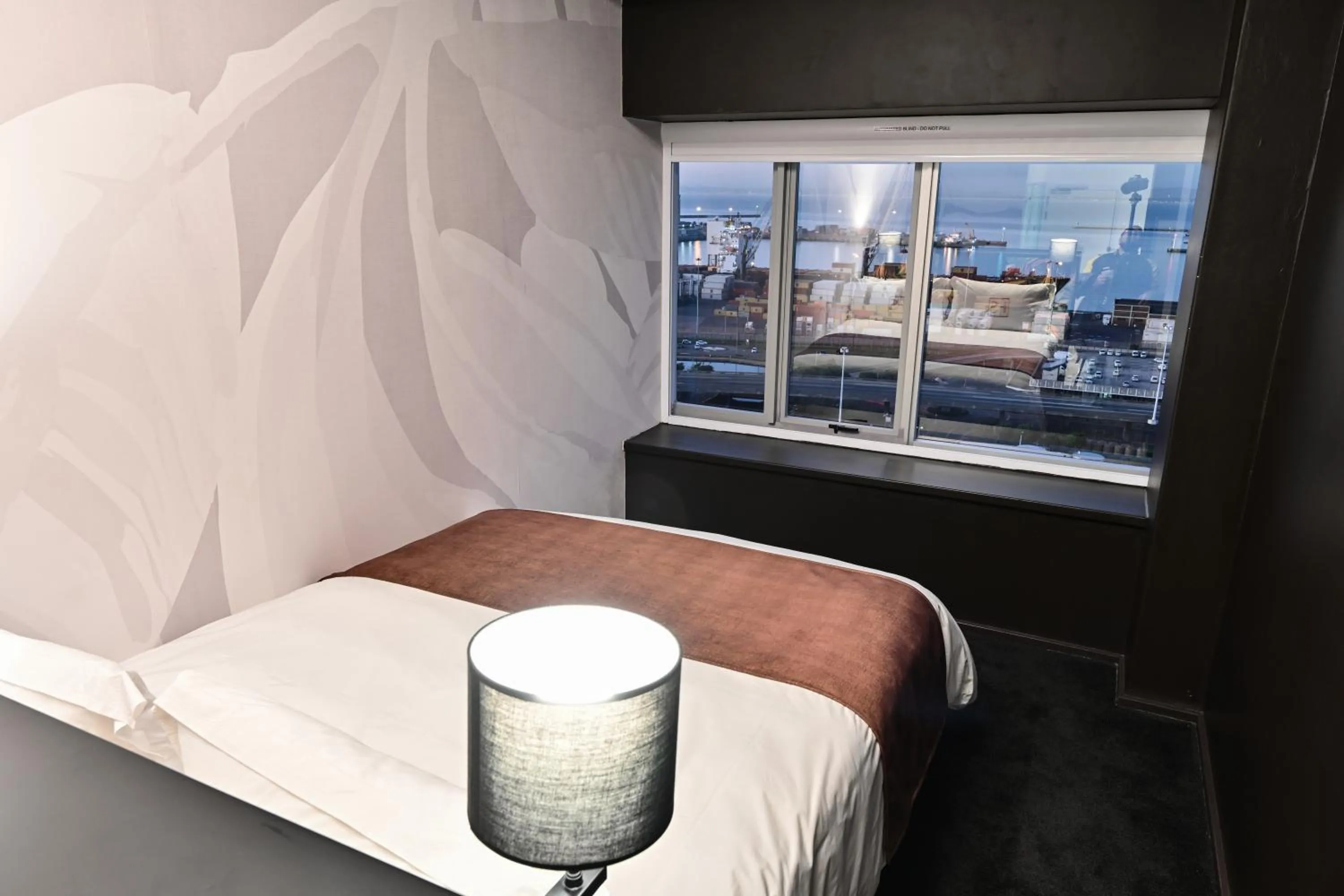 Bed in Hotel Sky Cape Town