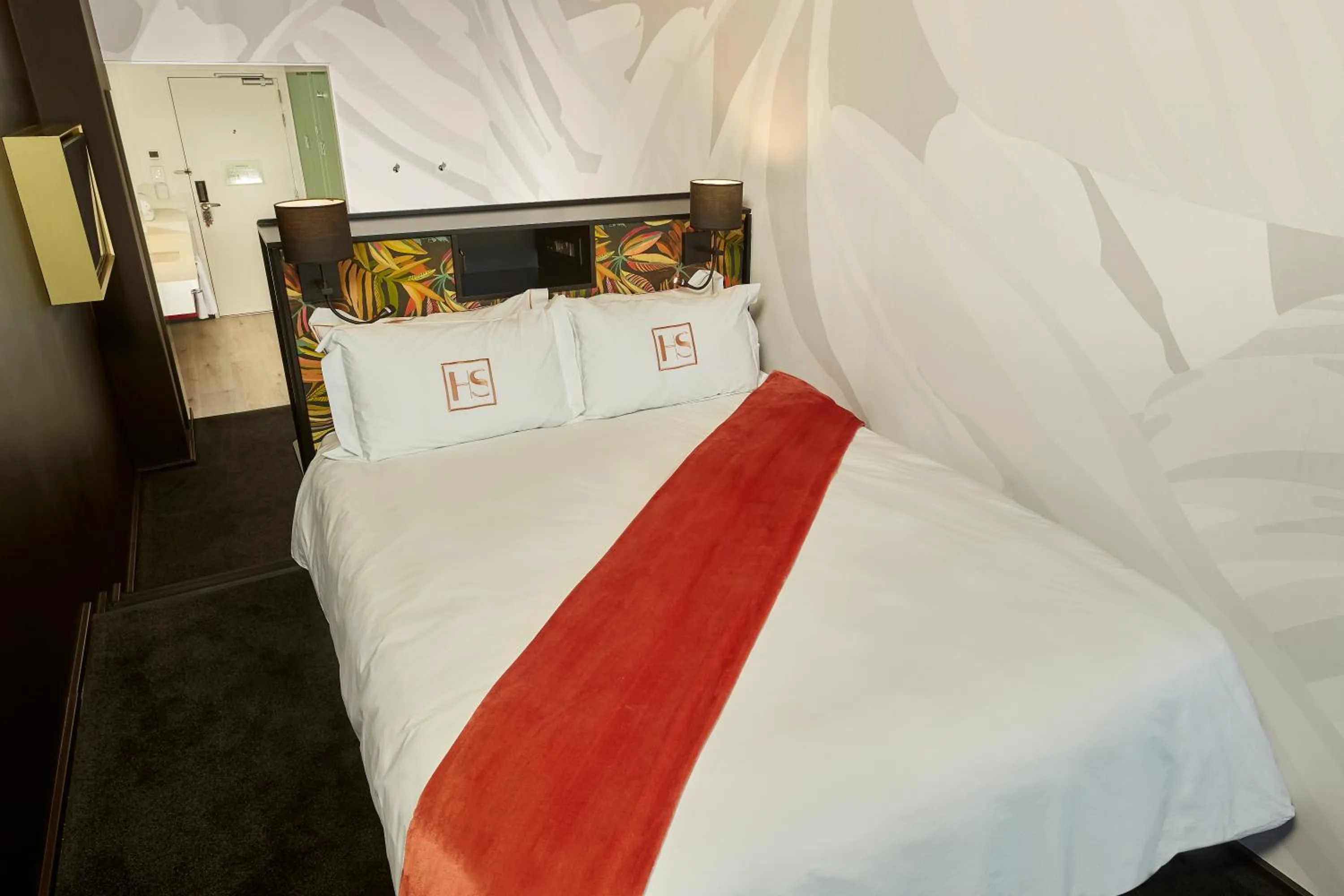 Bed in Hotel Sky Cape Town