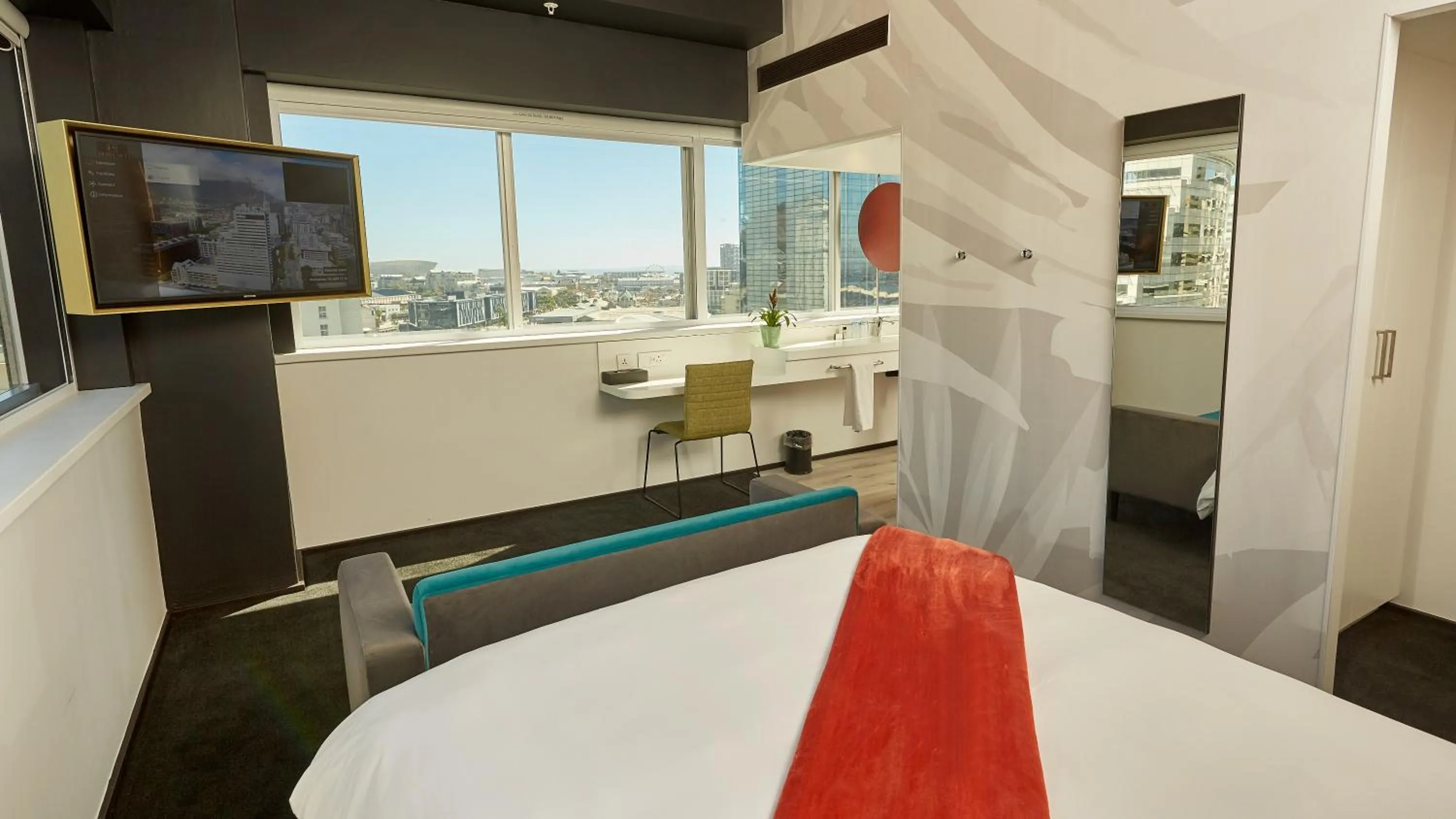 Bed in Hotel Sky Cape Town