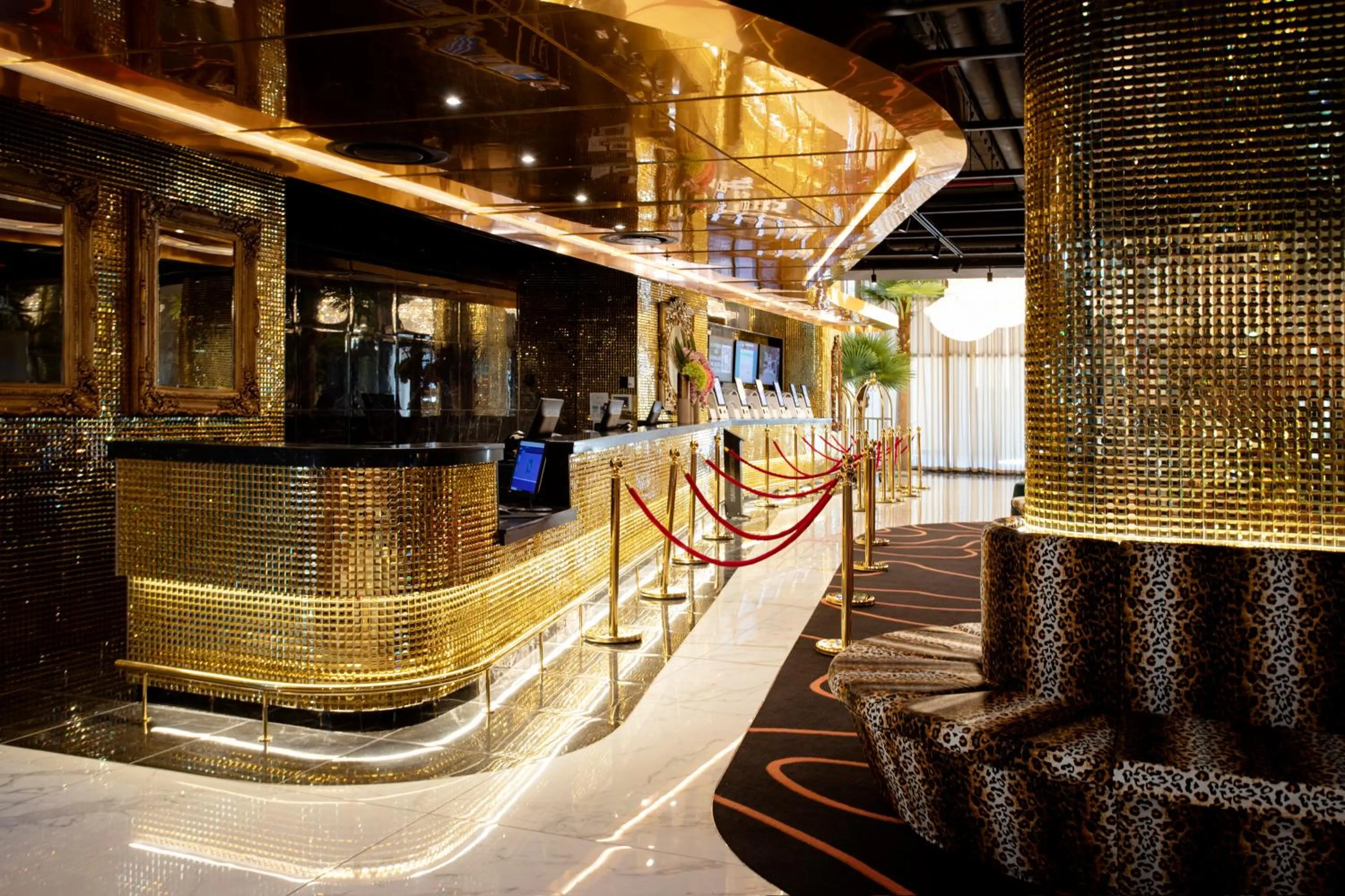 Lobby or reception in Hotel Sky Cape Town