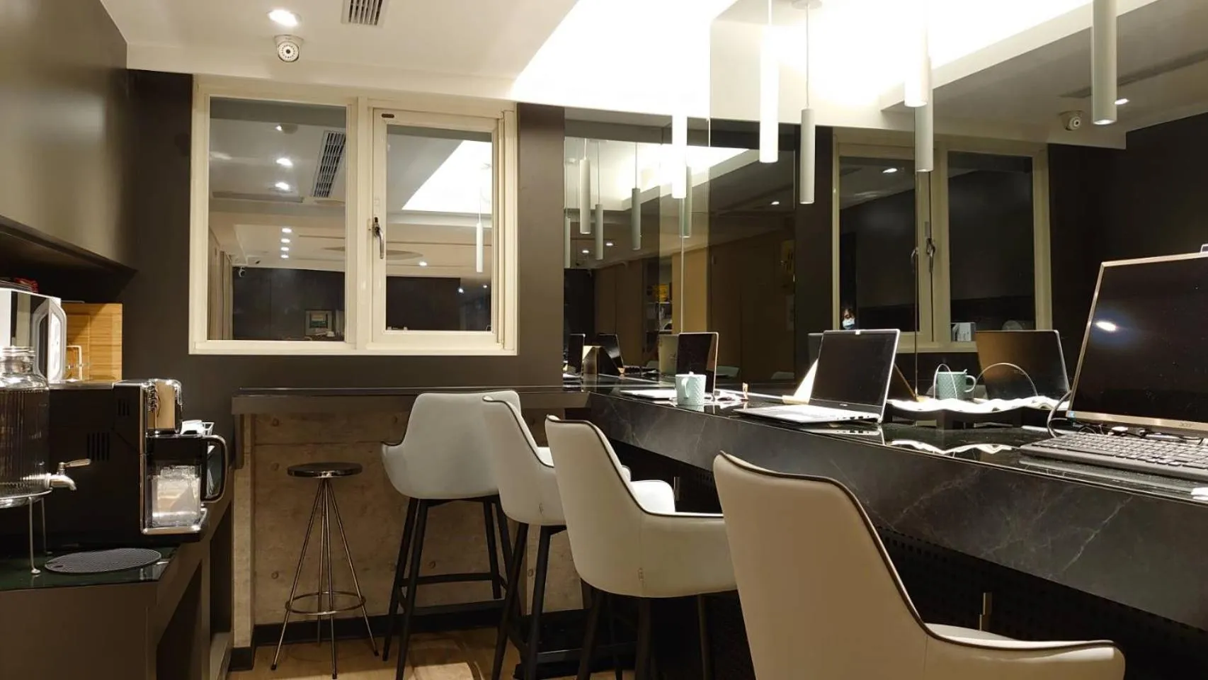 Lounge or bar in Hub Hotel Ximen Inn