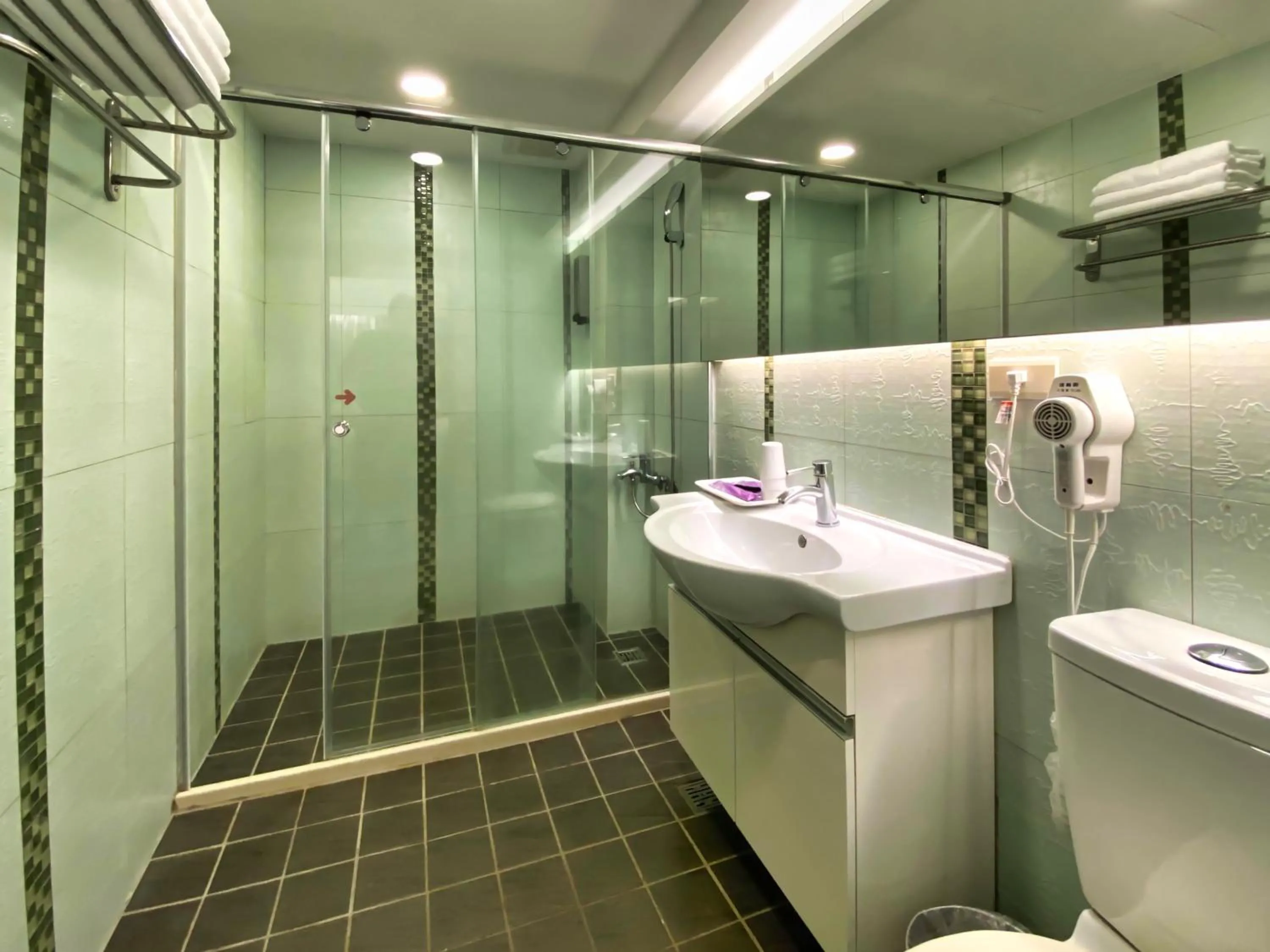 Shower in Hub Hotel Ximen Inn