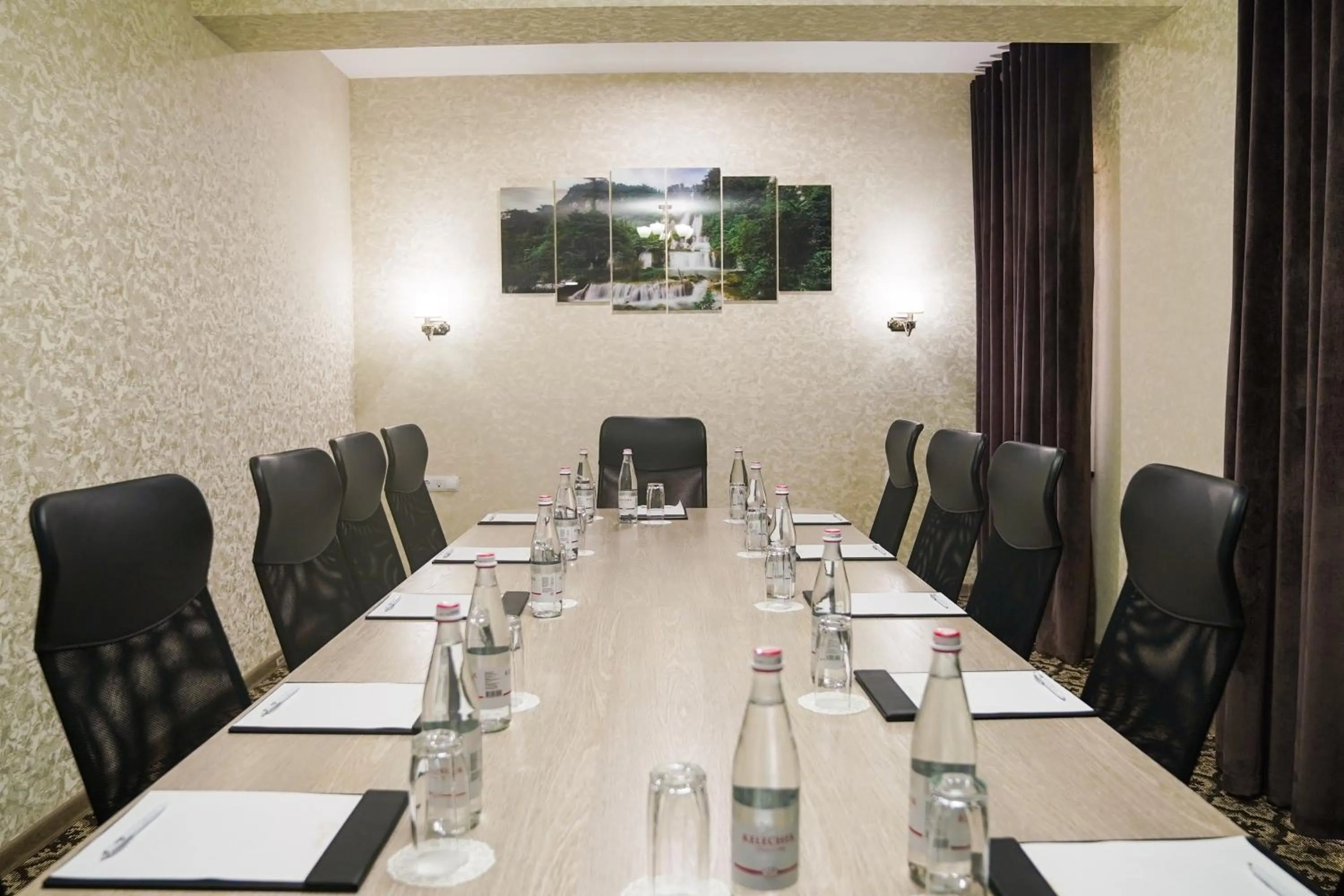 Meeting/conference room in Level Hotel