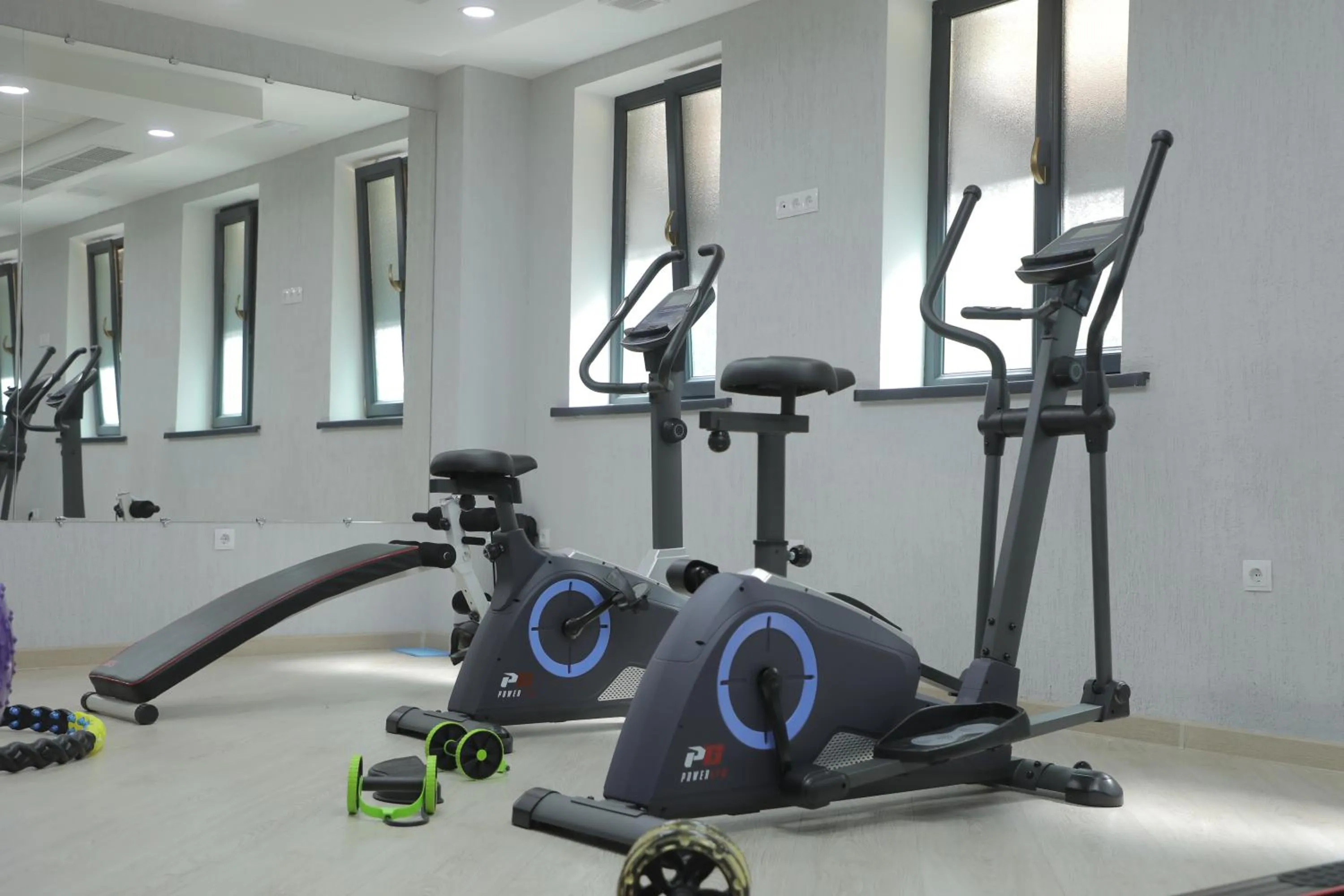 Fitness centre/facilities in Level Hotel