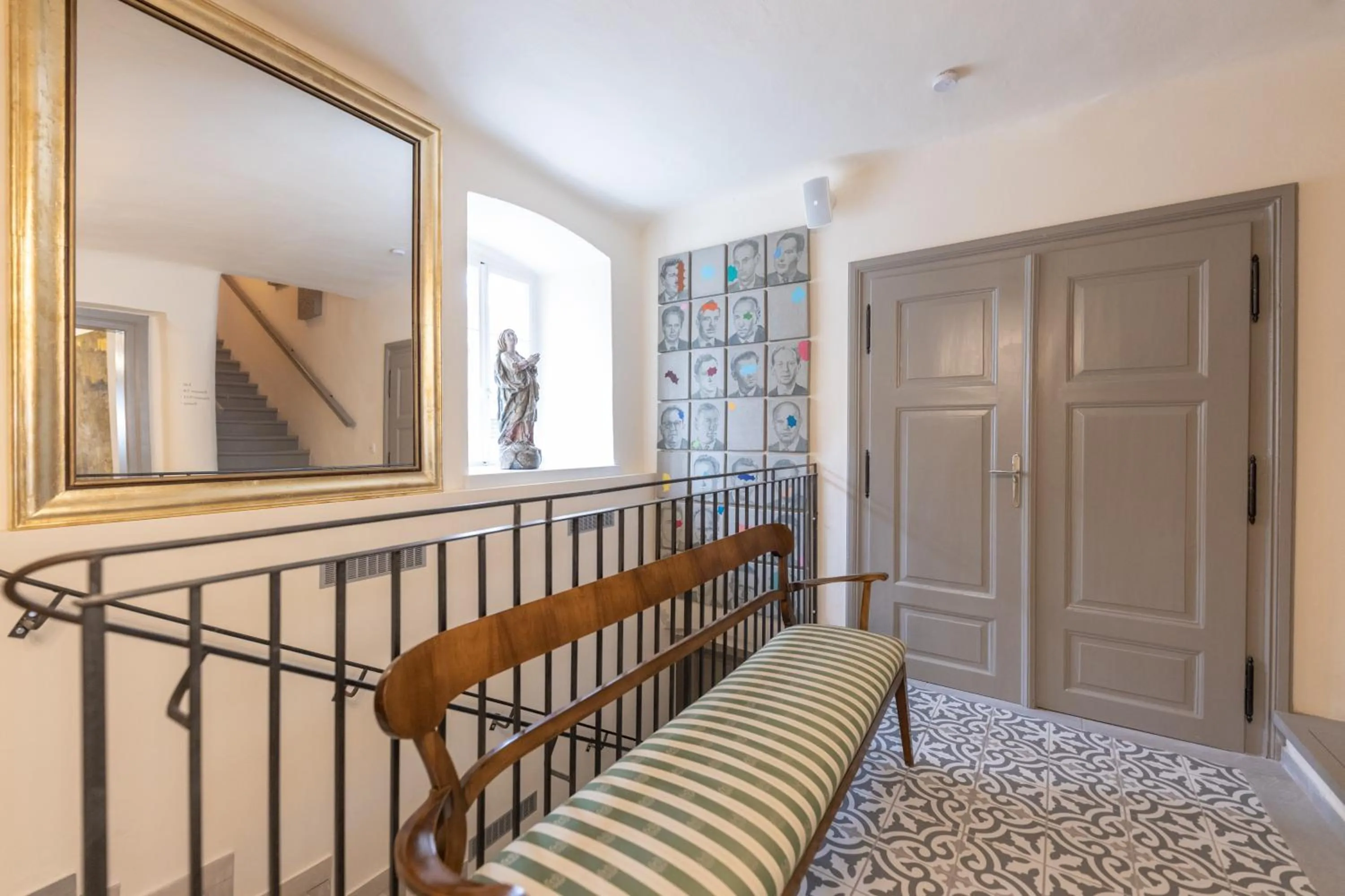 Property building, Bed in De Merin Boutique Hotel Straden