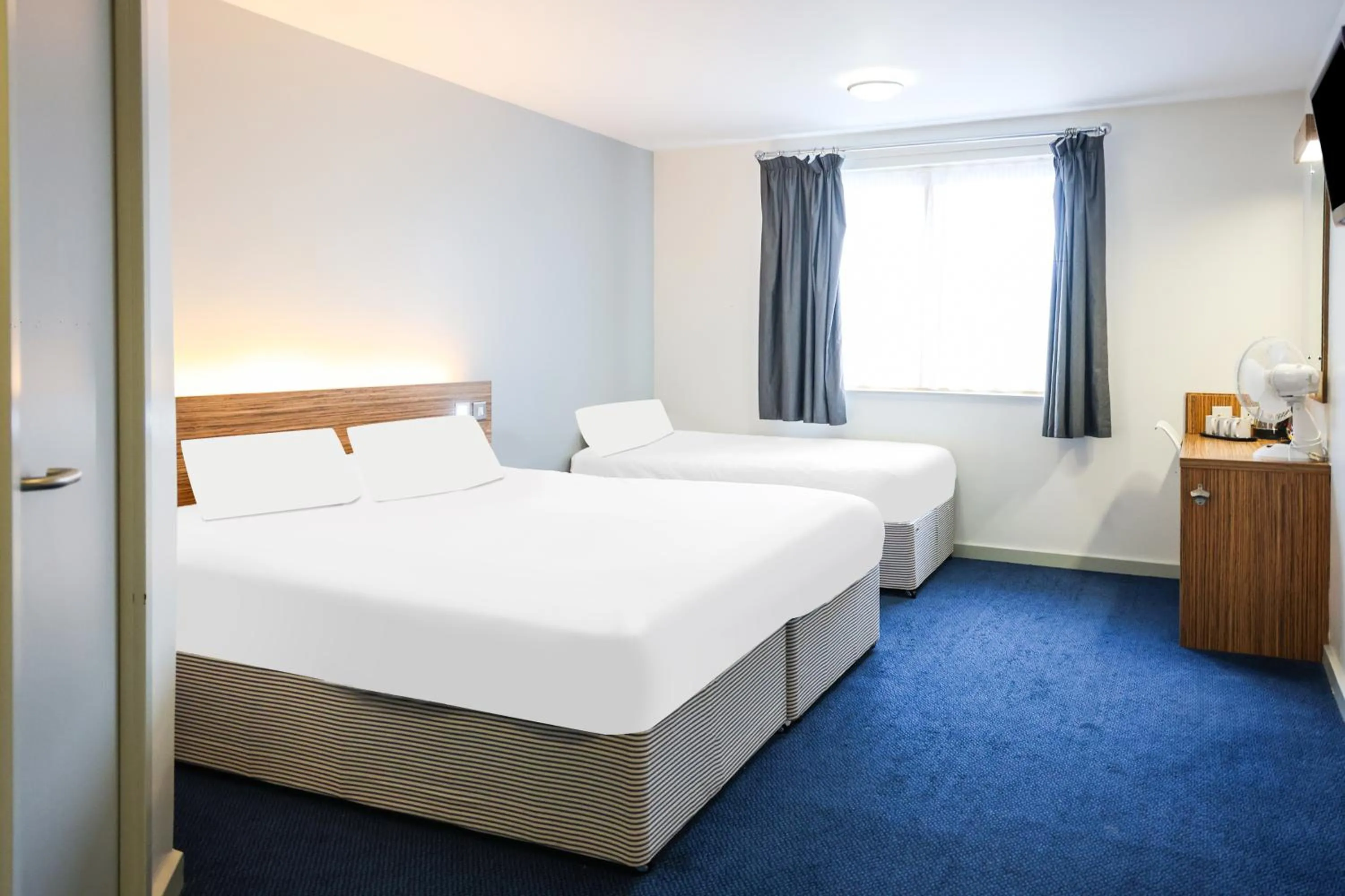 TV and multimedia, Bed in GO2 Lancaster Centre Hotel by OYO