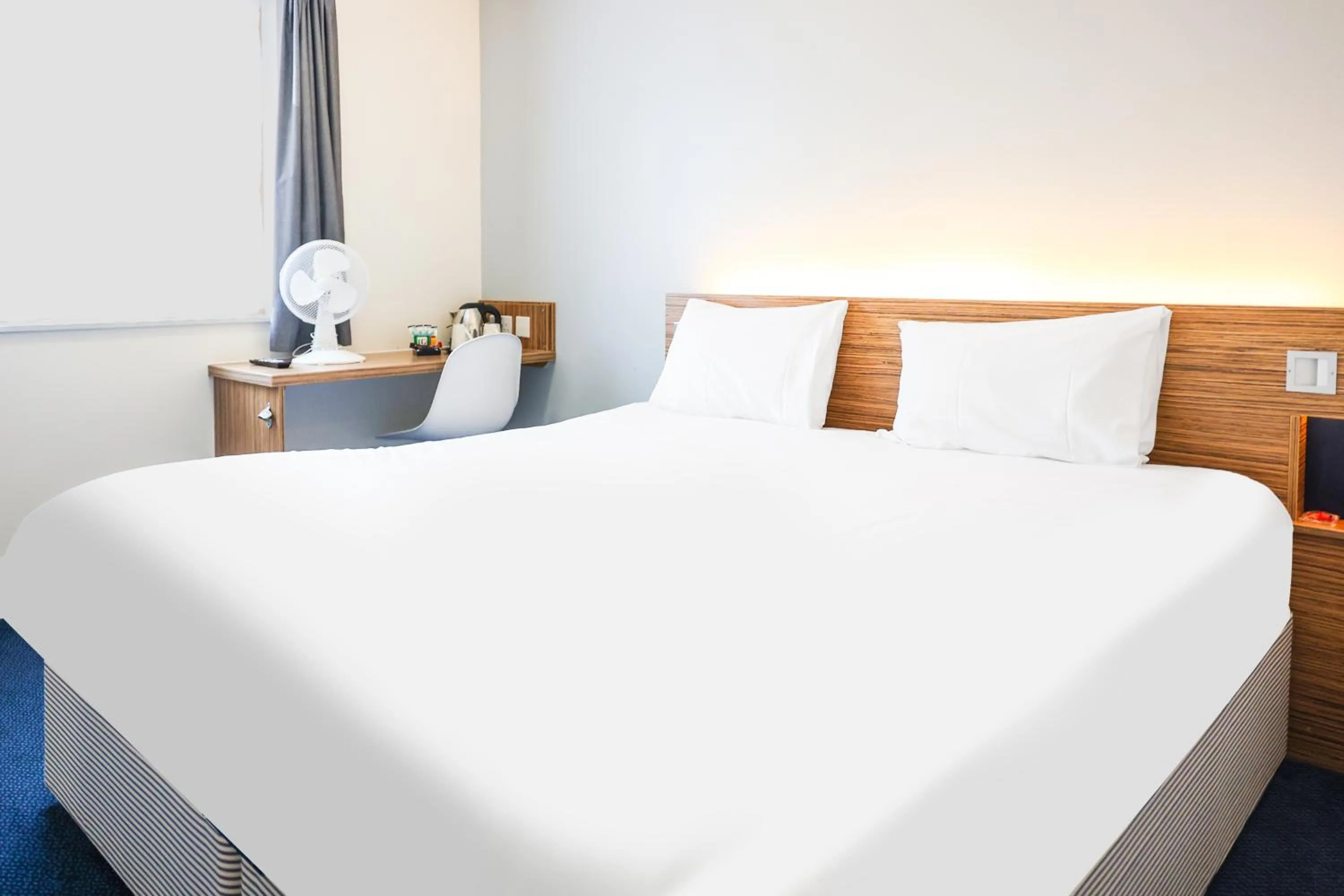 Photo of the whole room, Bed in GO2 Lancaster Centre Hotel by OYO